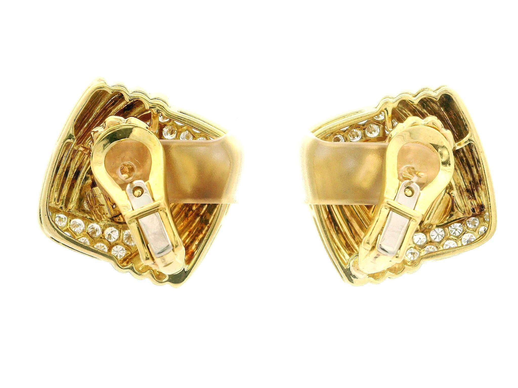 18k Yellow Gold 11.6mm Mabe Pearl 1.85ctw Diamond Large Button Omega Earrings For Sale 1