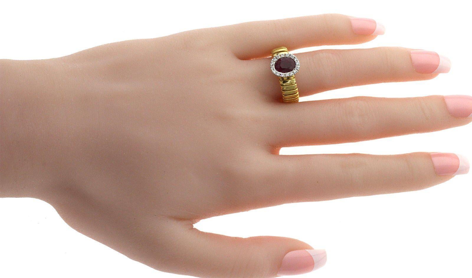 18 Karat Yellow Gold 1.20 Carat Ruby and 0.15 Carat Diamonds Engagement Ring For Sale 2