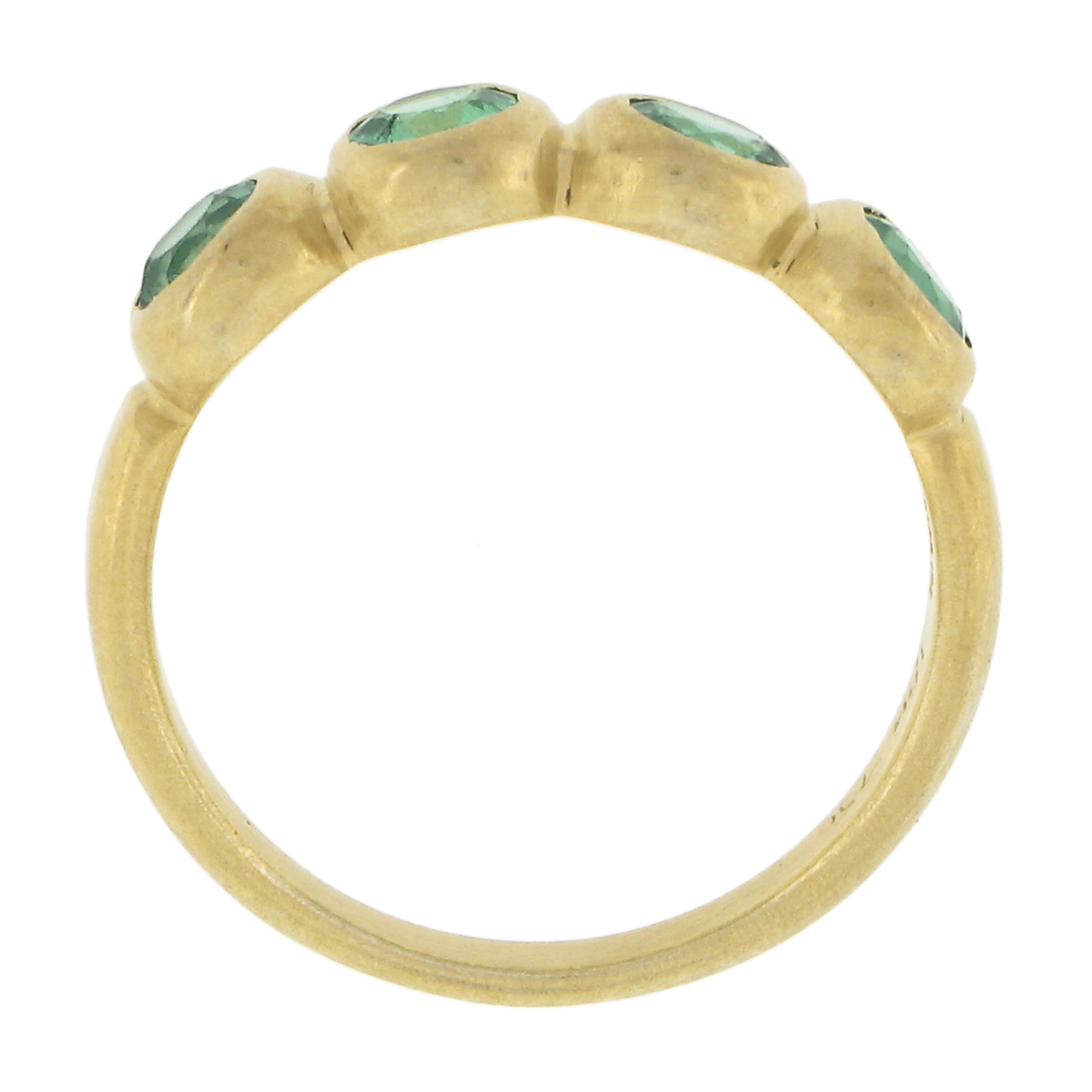 18K Yellow Gold 1.20ctw Round Brilliant Cut Emerald Brushed Stack Band Ring For Sale 3