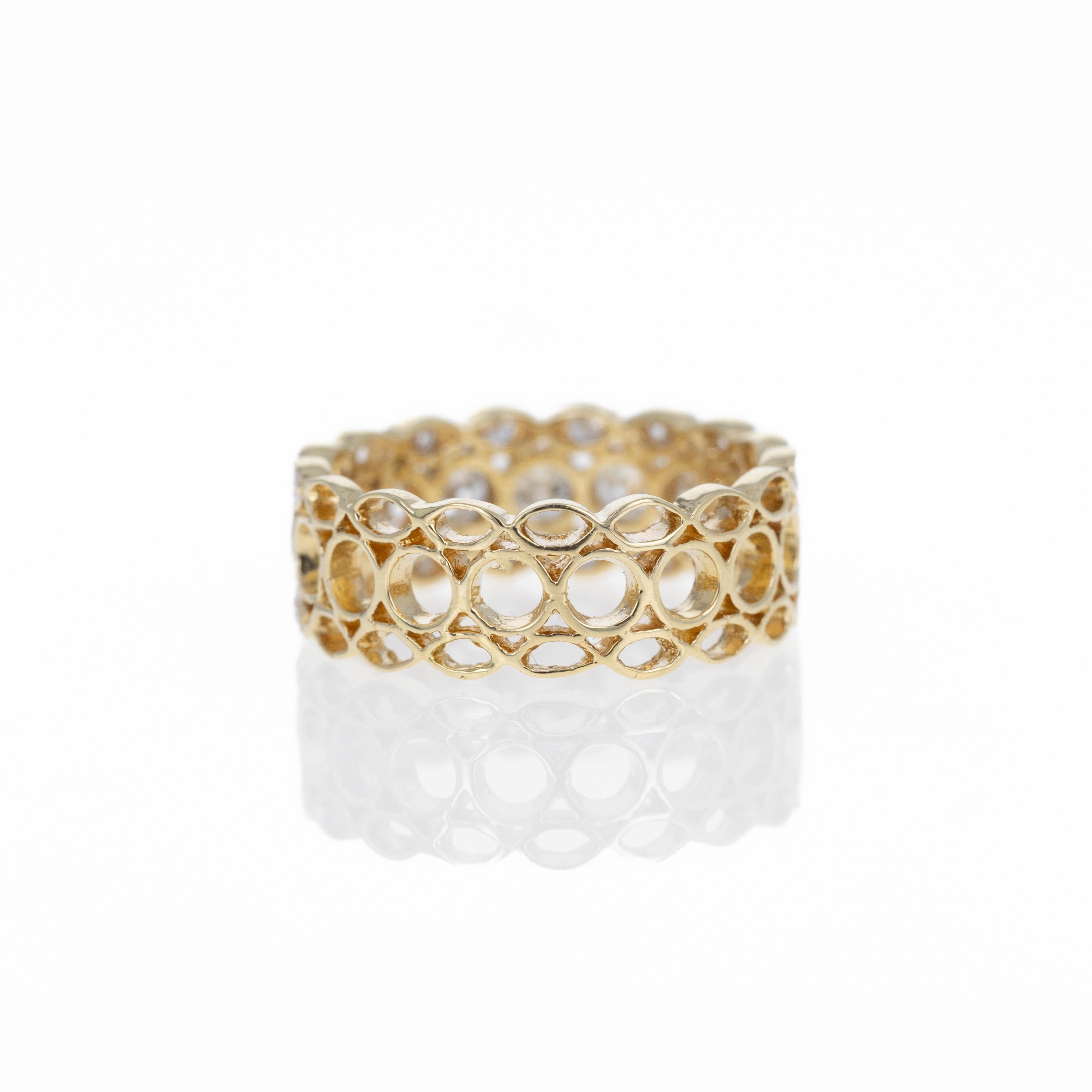 Women's 18K Yellow Gold 1.21 Carat Diamond Pave Lattice Milgrain Band For Sale