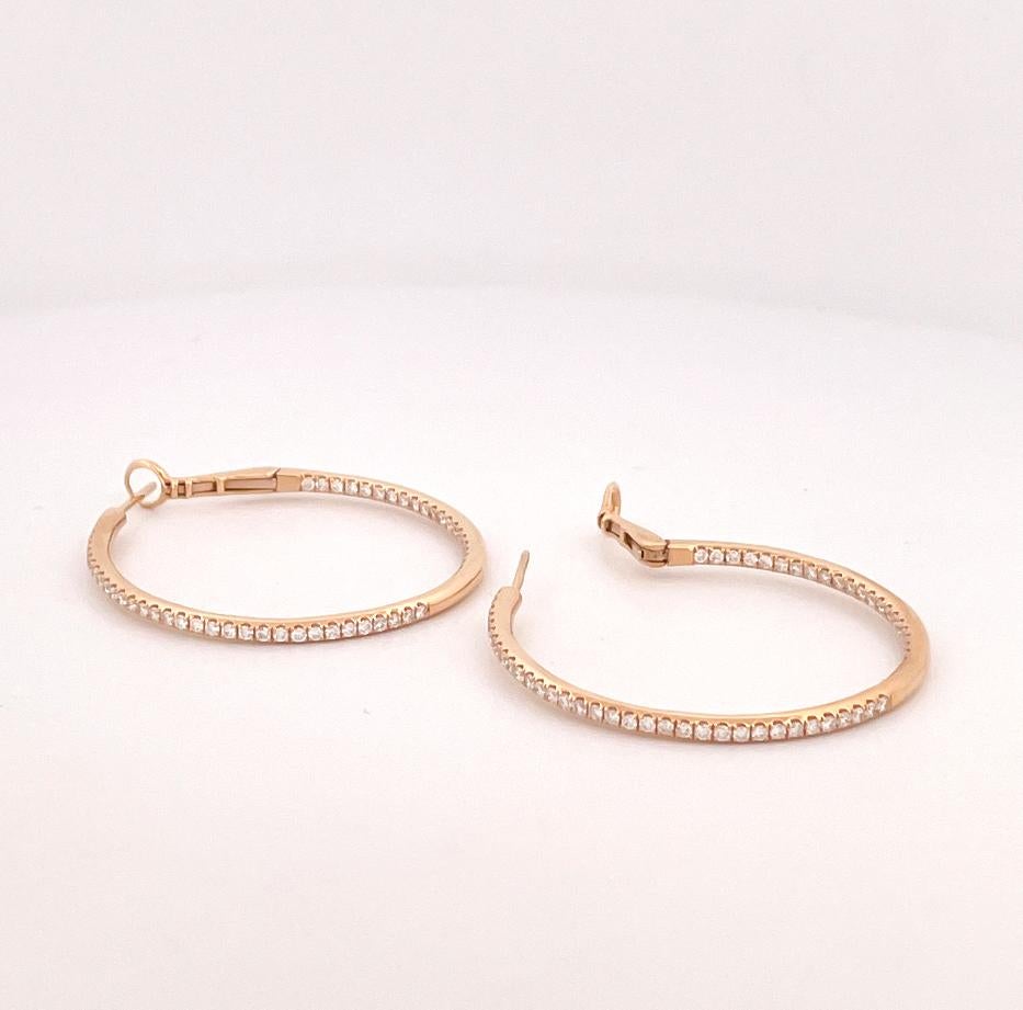 18k Yellow Gold Diamond Hoop Earrings In Excellent Condition For Sale In Dallas, TX