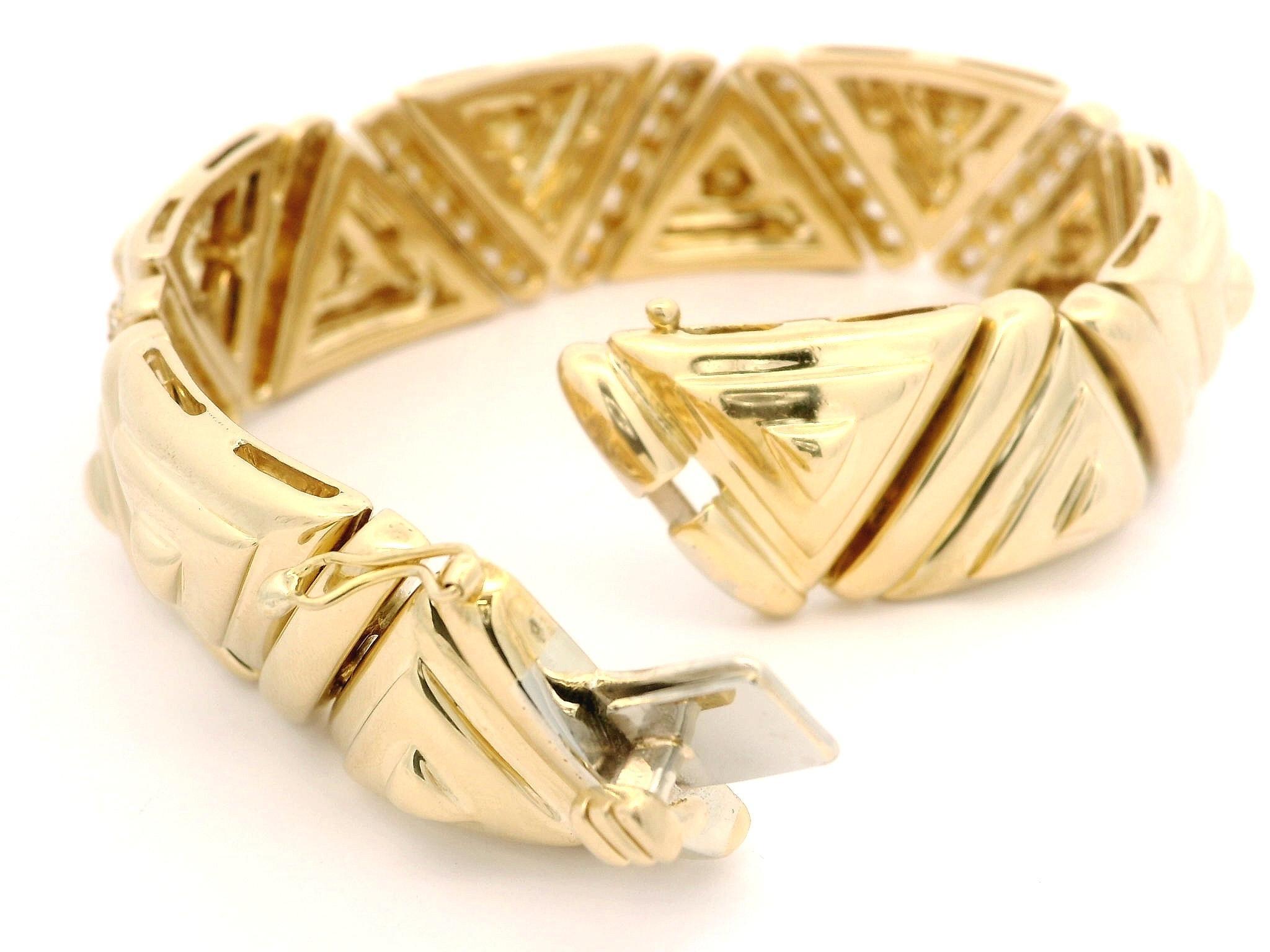 Women's 18k Yellow Gold 1.25ctw Diamond Wide Puffed Triangular Link Statement Bracelet For Sale