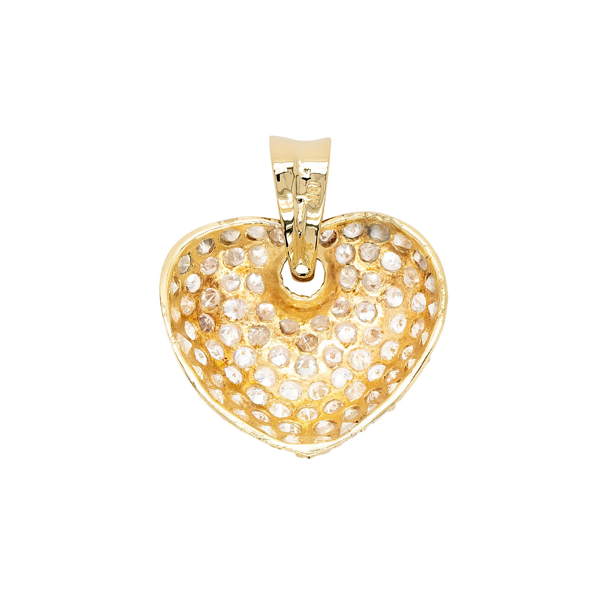 18k Yellow Gold 1.26ctw Round Brilliant Natural Diamond Heart Pendant In Good Condition For Sale In Boca Raton, FL