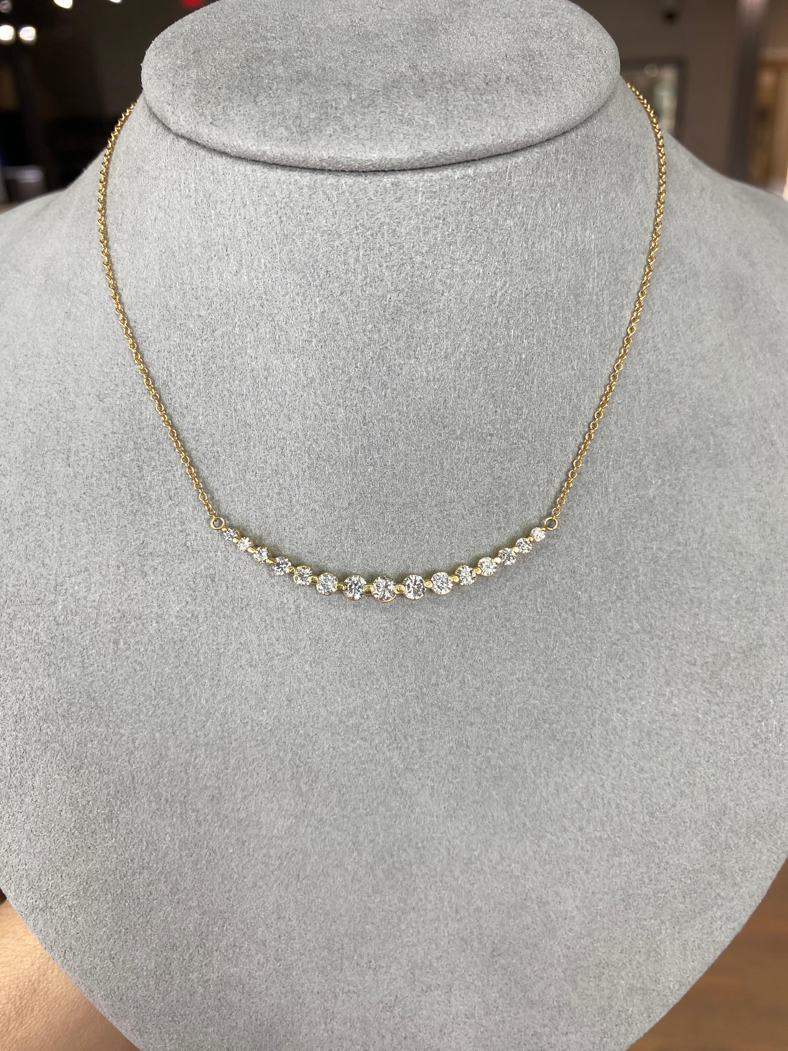 18k Yellow Gold 1.28ctw Natural Round Diamond Graduated Bar Necklace In New Condition In Houston, TX