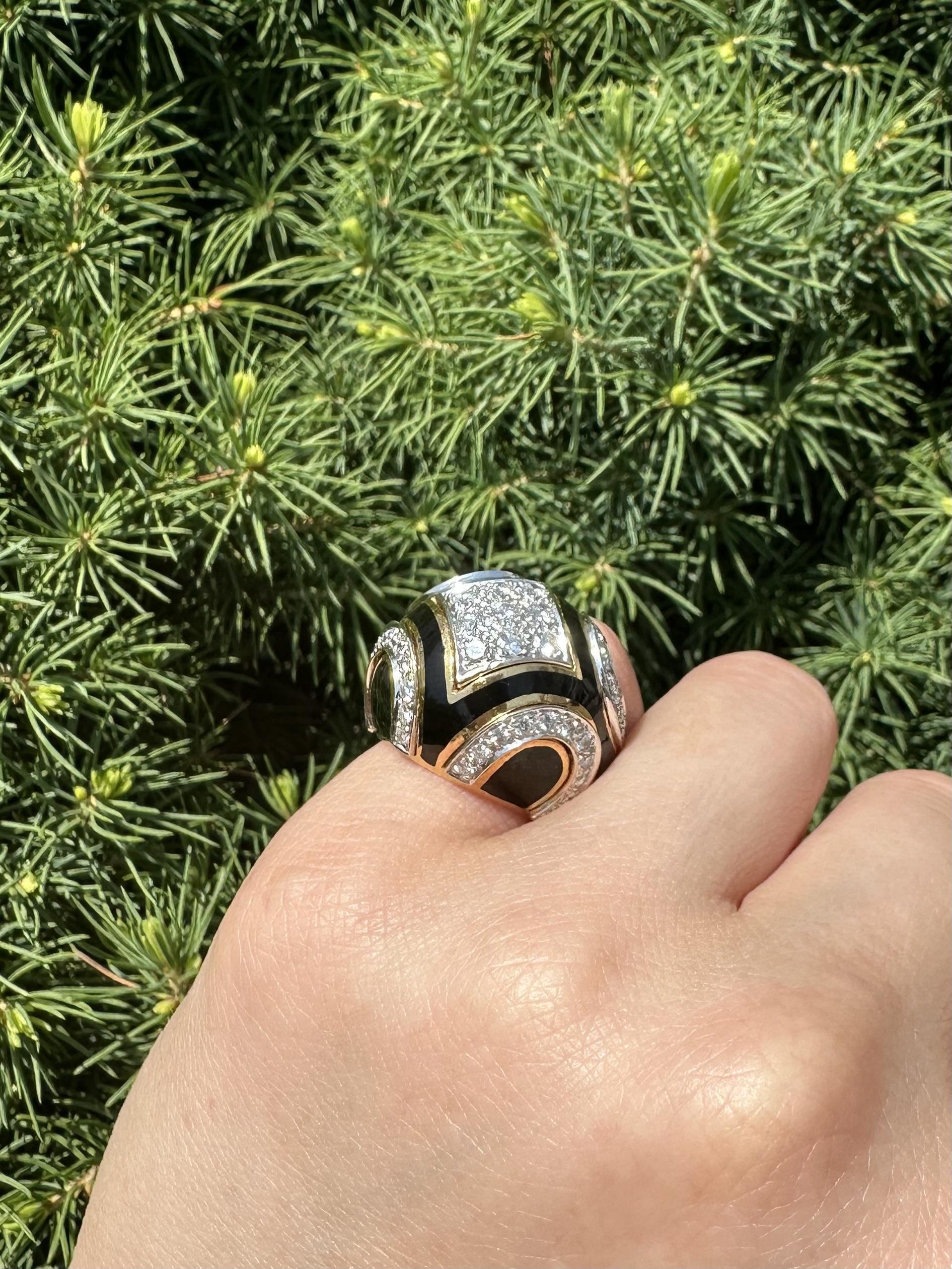 Anello in oro giallo 18k con diamante da 1,30 carati e smalto nero a cupola, misura 5 in vendita 7