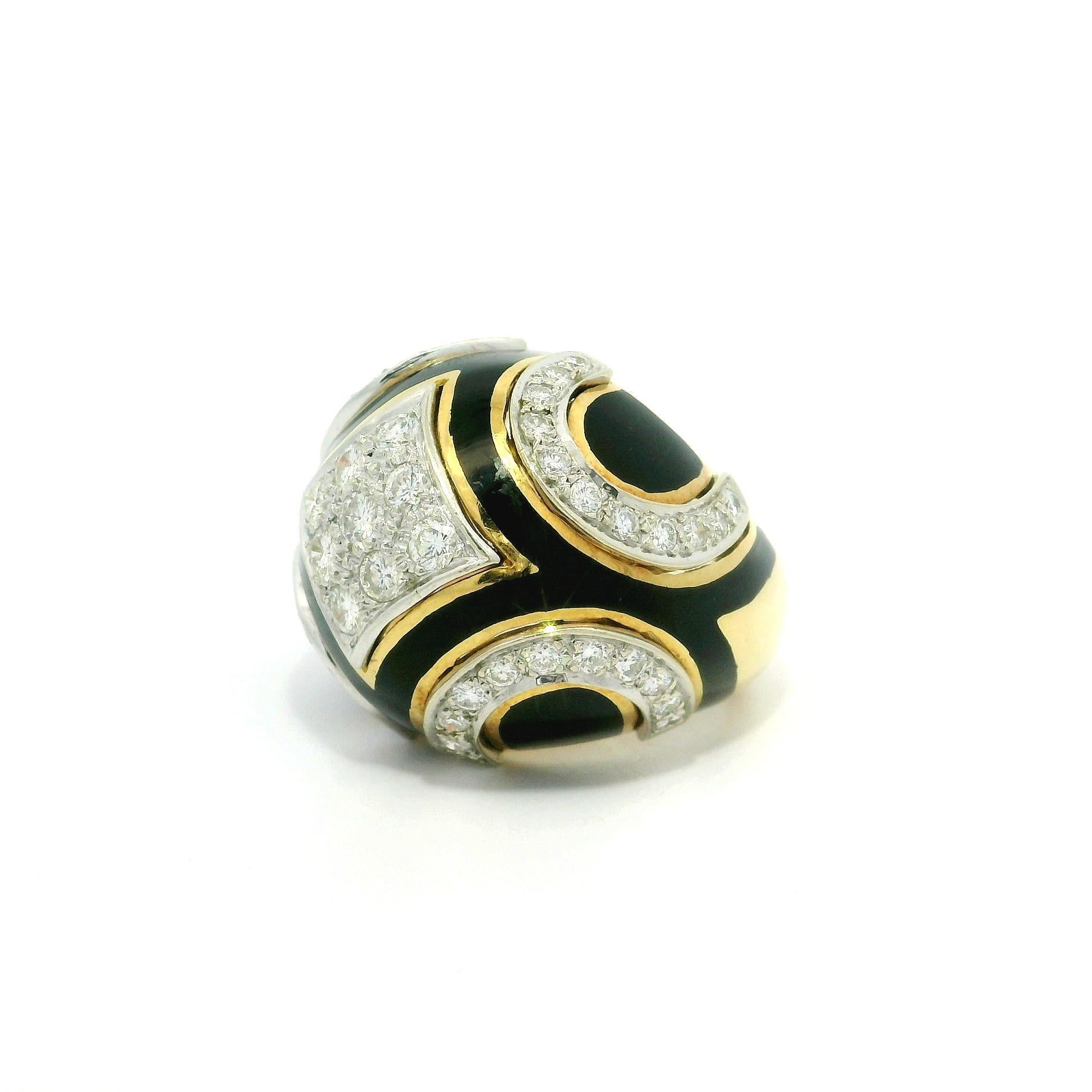 Anello in oro giallo 18k con diamante da 1,30 carati e smalto nero a cupola, misura 5 in vendita 2