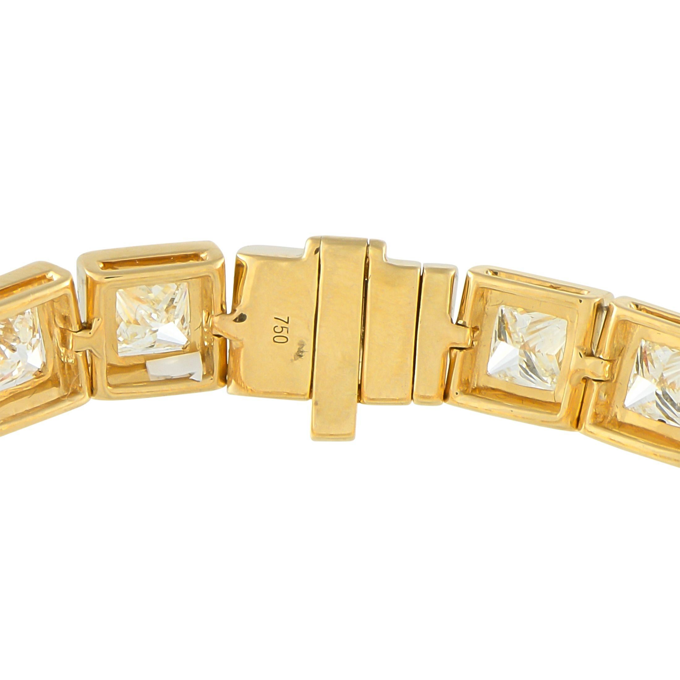 Mixed Cut 18K Yellow Gold 13.20ct Diamond Bracelet For Sale
