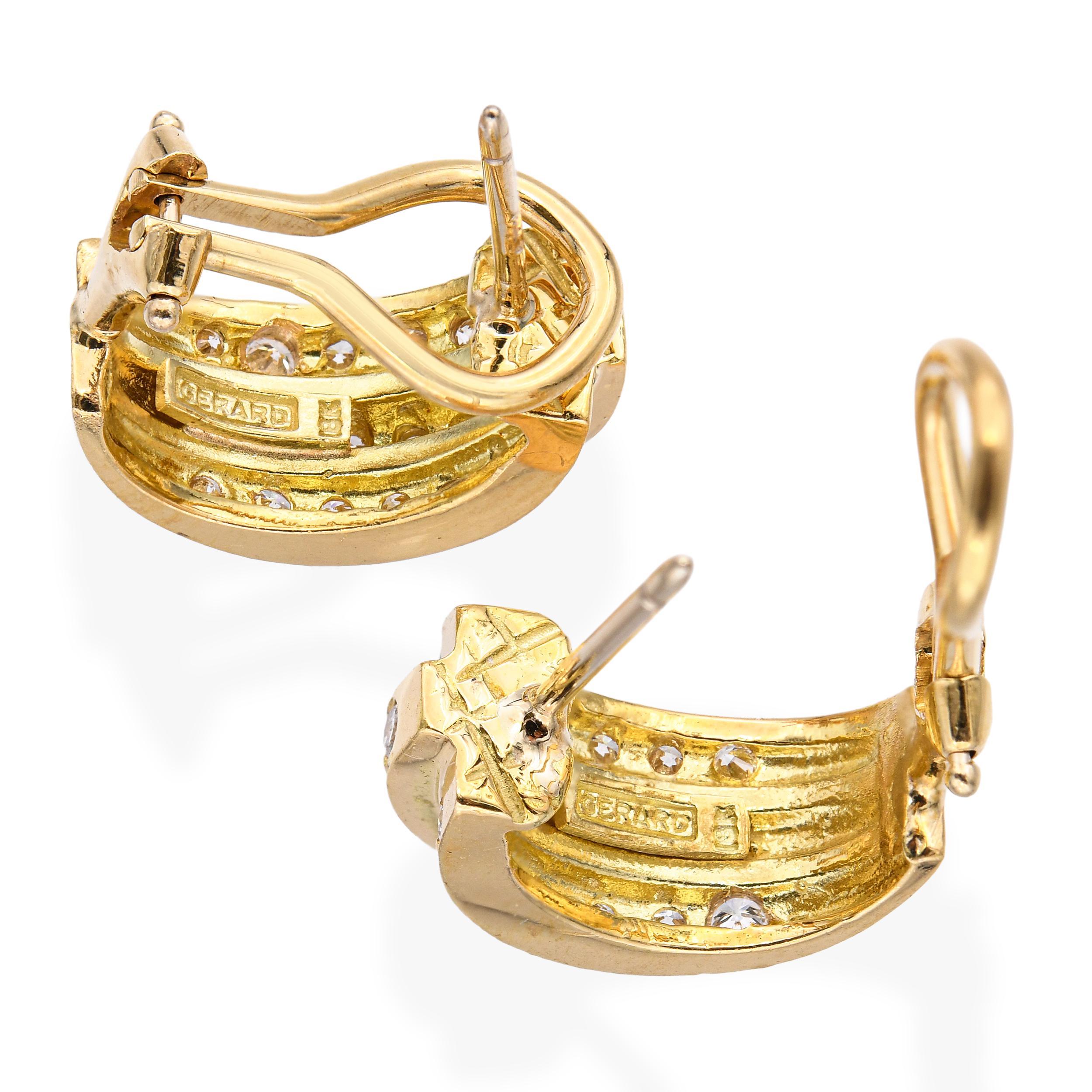 Boucles d'oreilles Omega Back en or jaune 18k avec 1.32tcw de diamant Bon état - En vente à New York, NY