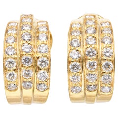 Boucles d
oreilles Omega Back en or jaune 18k avec 1.32tcw de diamant