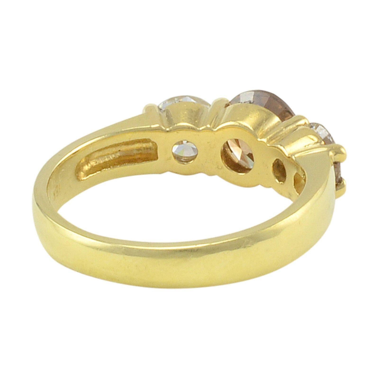 Brilliant Cut 18K Yellow Gold 1.35 Carat Light Brown Diamond Ring For Sale