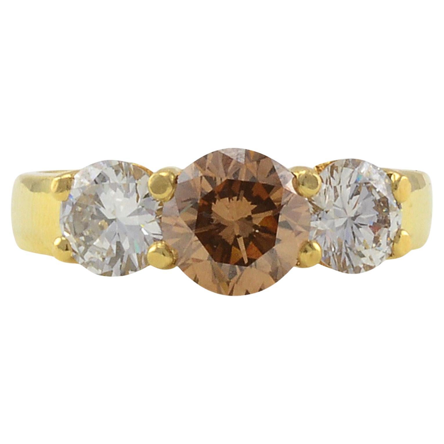 18K Yellow Gold 1.35 Carat Light Brown Diamond Ring For Sale