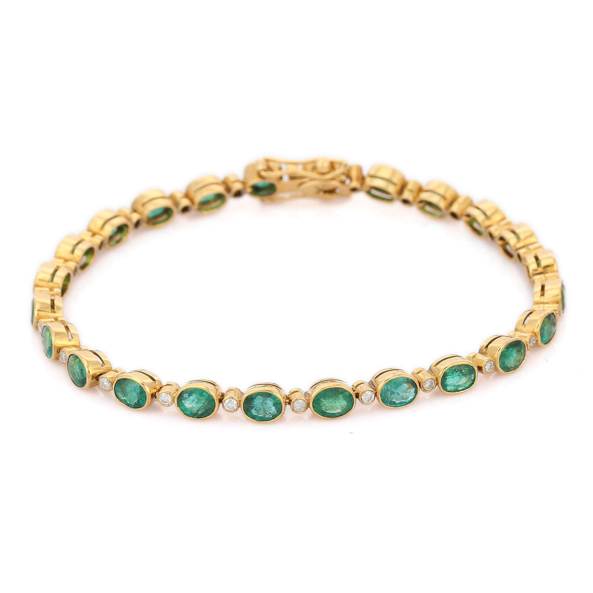 18K Yellow Gold 13.5cts Emerald and Diamond Tennis Bracelet For Sale 1