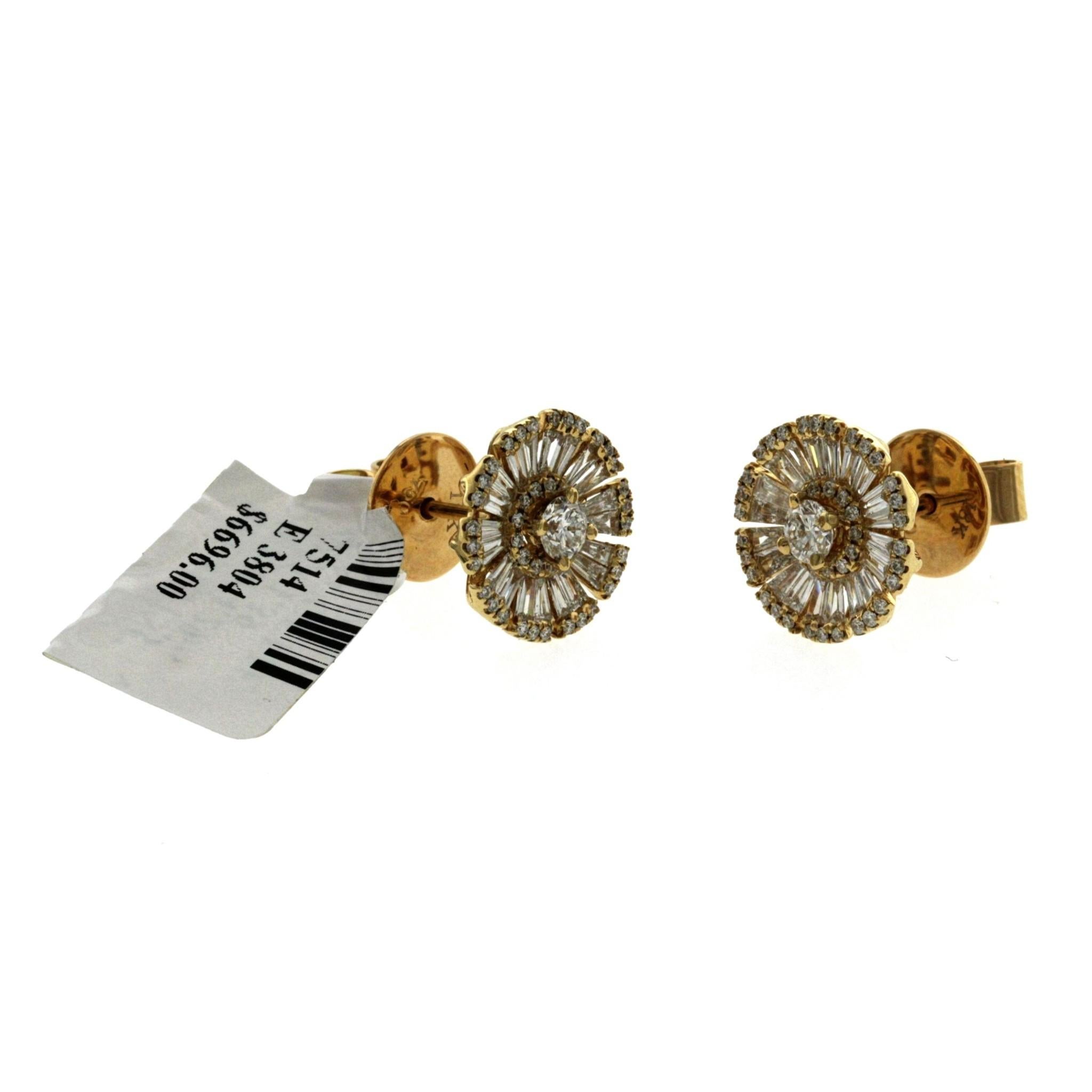 Women's 18 Karat Yellow Gold 1.39 Carat Diamonds Round Flower Stud Earrings For Sale