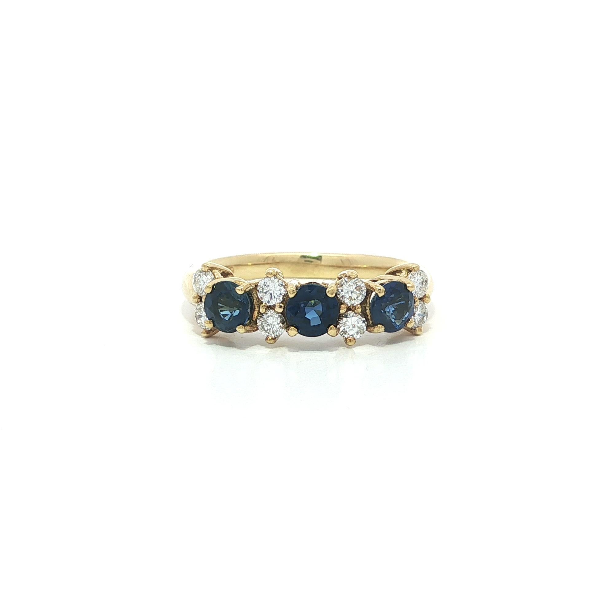 Bague en or jaune 18k 1.44ctw Intense Blue Sapphire 
Diamond Stack Band en vente