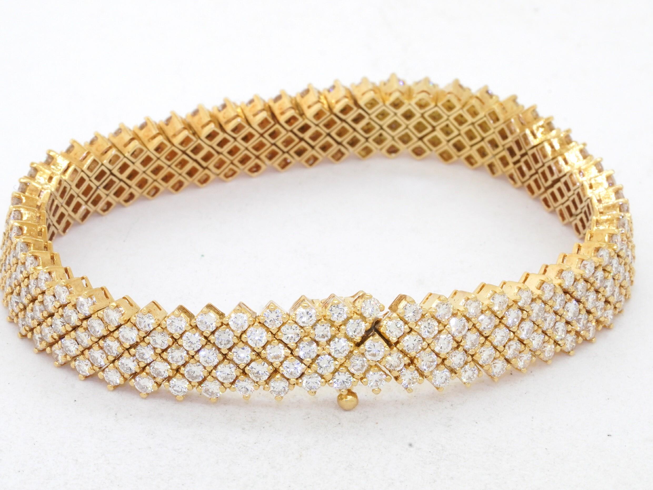 Modern 18k Yellow Gold 14ct VS Clarity Diamond Five Row Line Bracelet For Sale