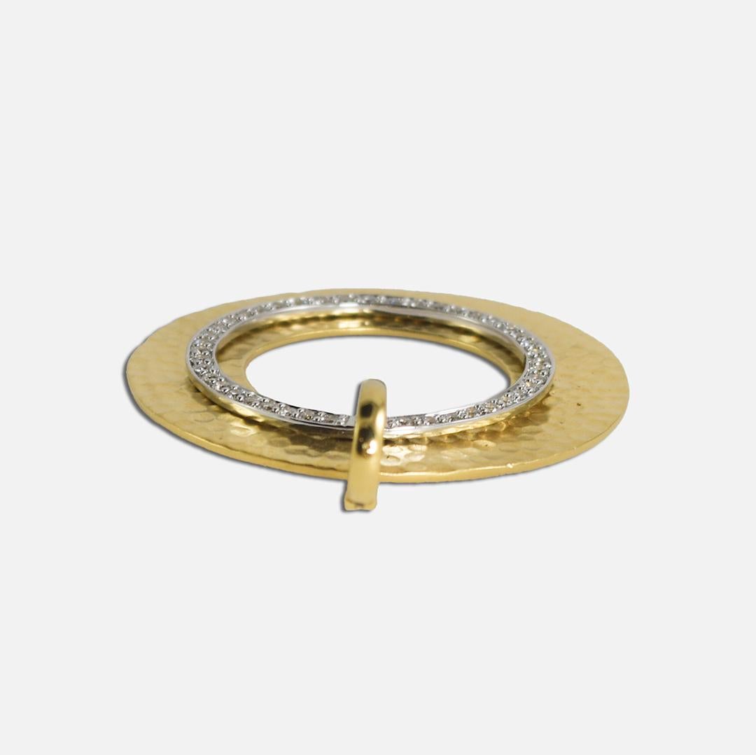 18K Yellow Gold & 14K White Gold Diamond Circle Pendant In Excellent Condition In Laguna Beach, CA
