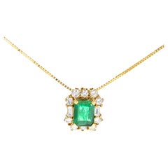 18K Yellow Gold 1.50 Carat Emerald Diamond Halo Pendant Necklace
