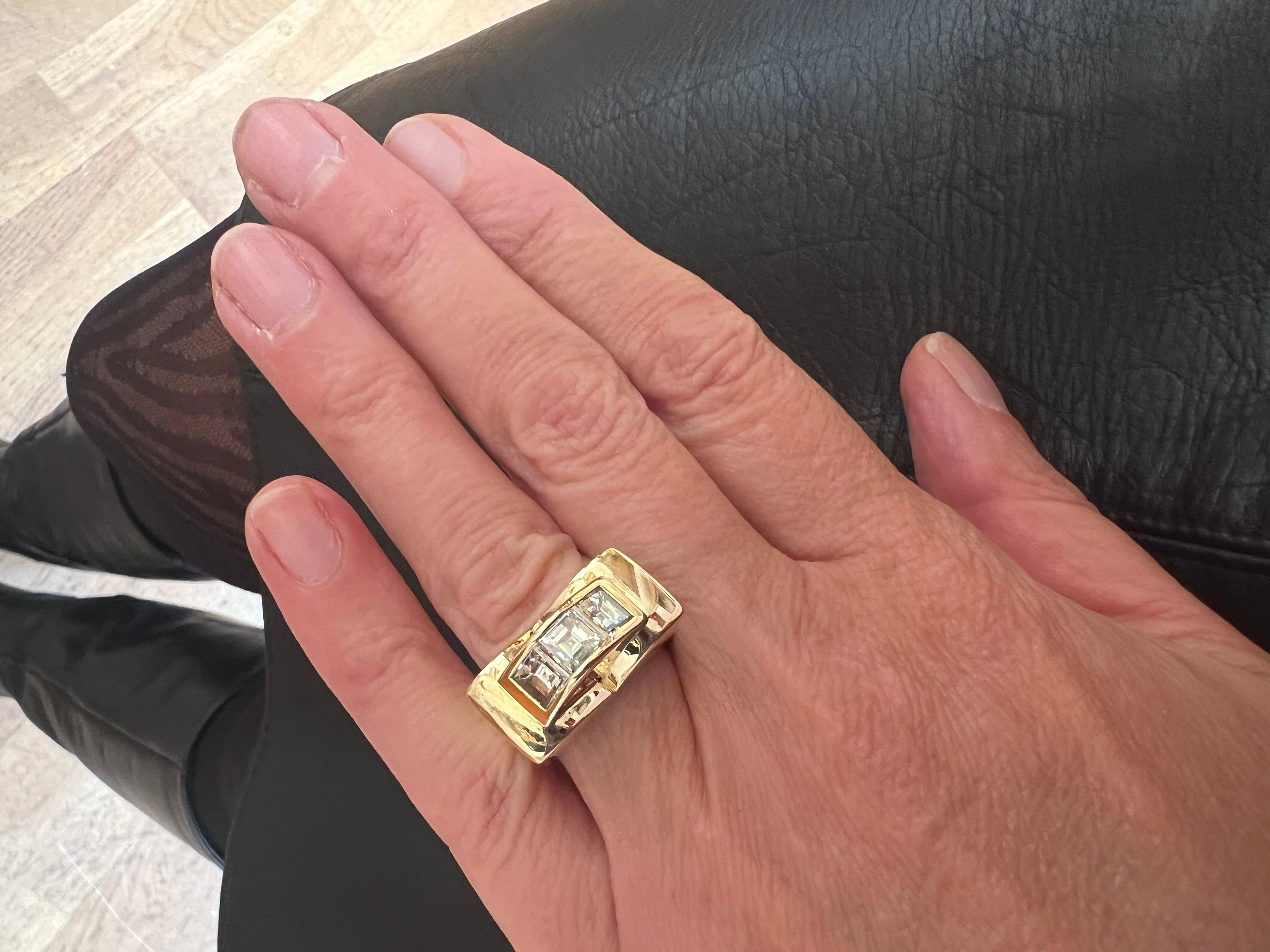 18K Yellow Gold 1.50 Princess Cut Diamonds  retro Tank Ring In Excellent Condition For Sale In Paris, FR
