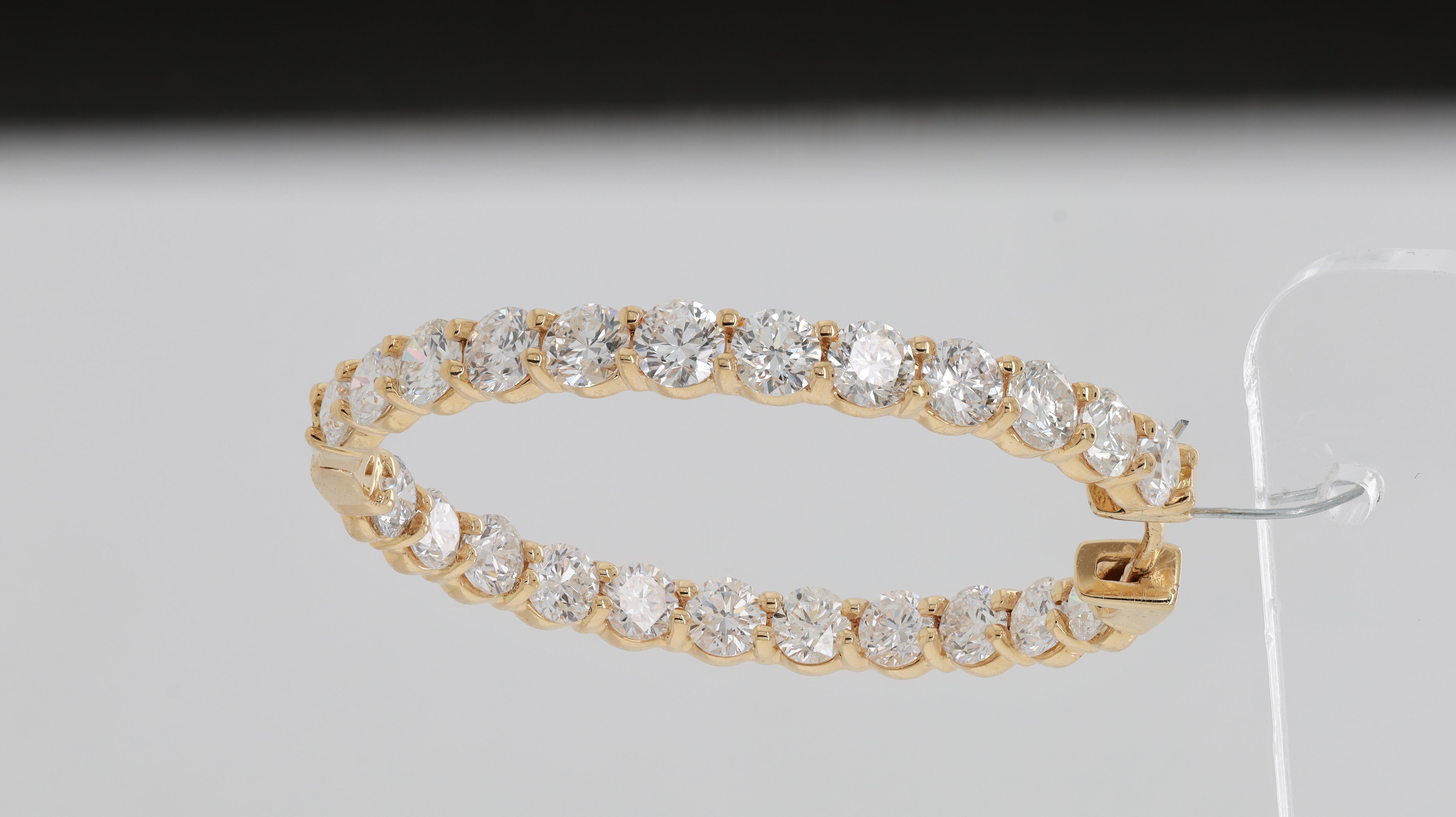 15,00 Karat Diamant-Creolen aus 18 Karat Gelbgold  im Zustand „Neu“ im Angebot in New York, NY