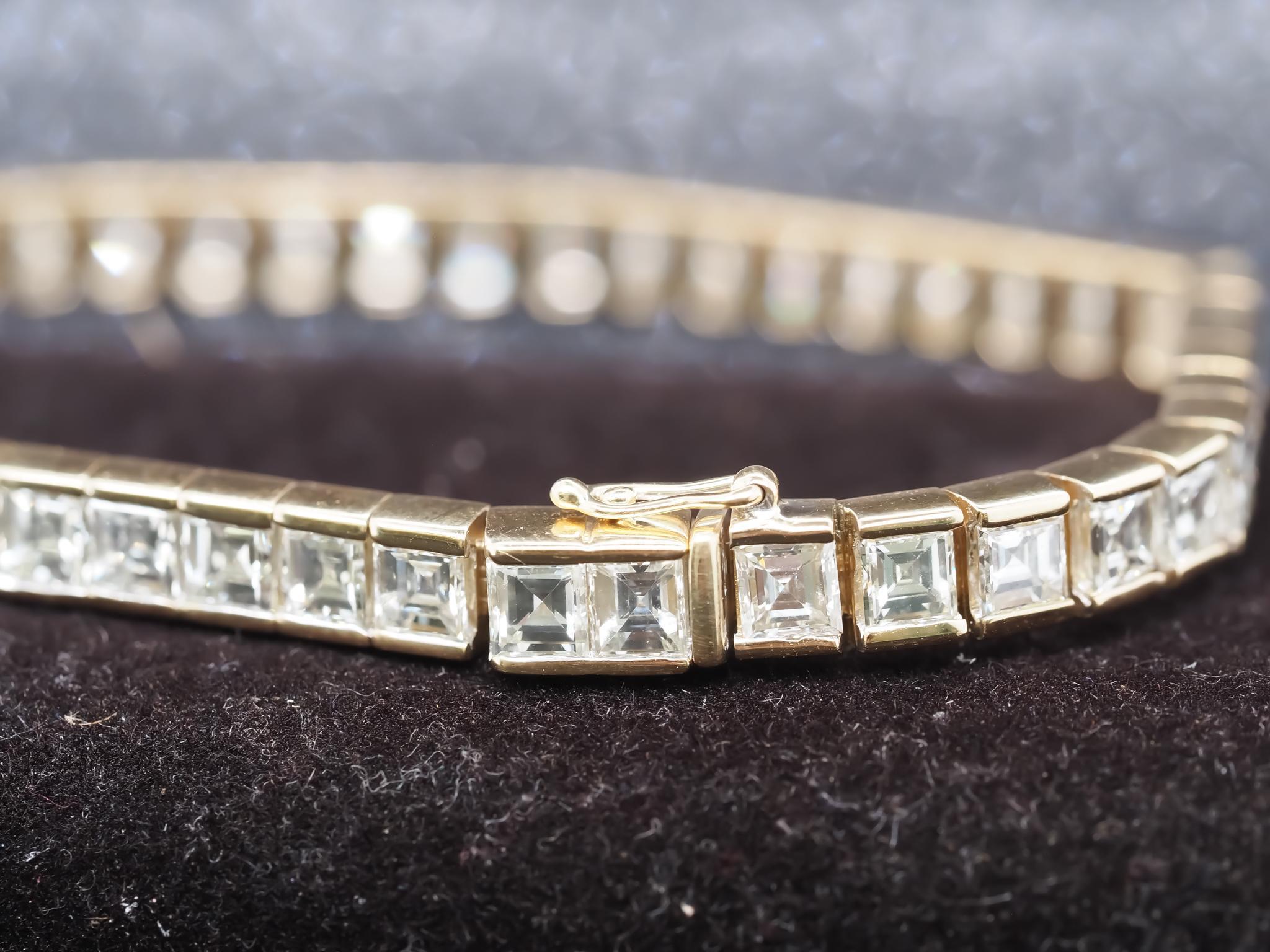 18K Yellow Gold 15.00ct Carre Cut Vintage Straight Line Bracelet For Sale 6