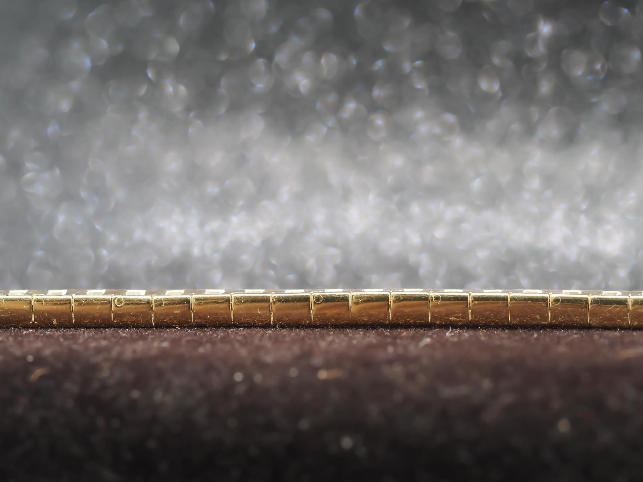 18K Yellow Gold 15.00ct Carre Cut Vintage Straight Line Bracelet For Sale 1
