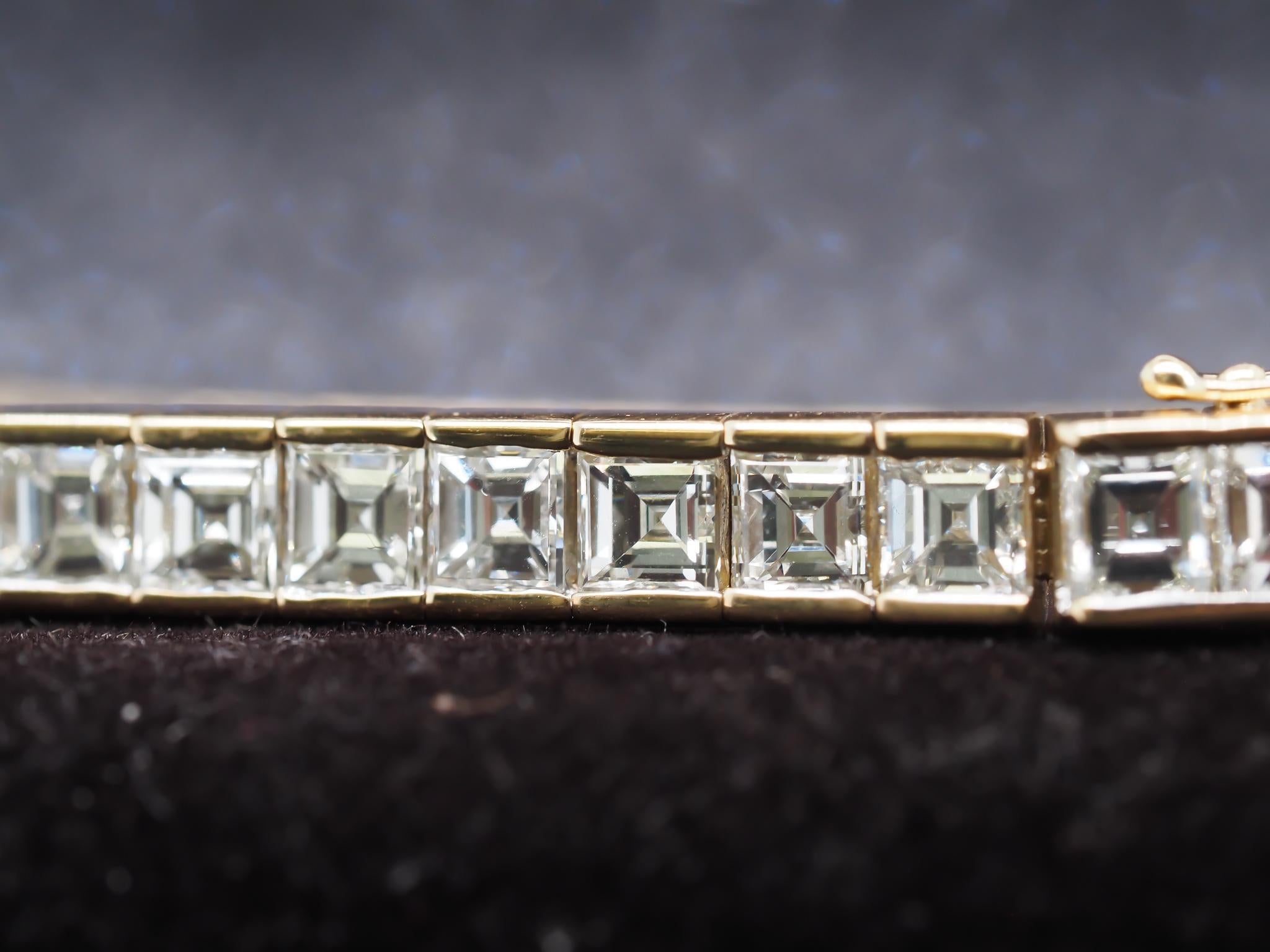 18K Yellow Gold 15.00ct Carre Cut Vintage Straight Line Bracelet For Sale 5