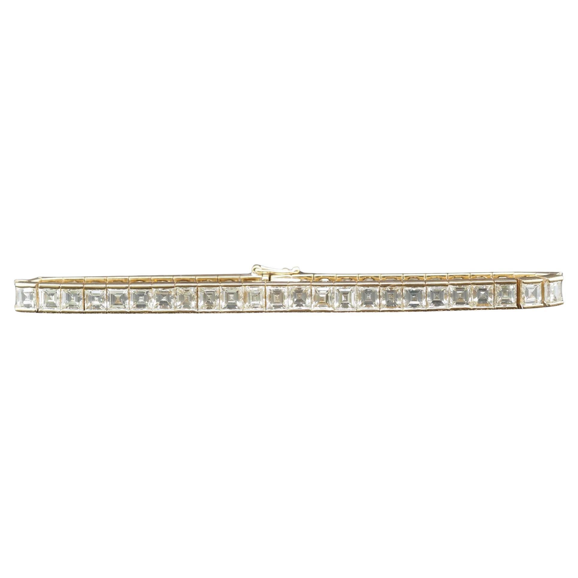 18K Yellow Gold 15.00ct Carre Cut Vintage Straight Line Bracelet For Sale