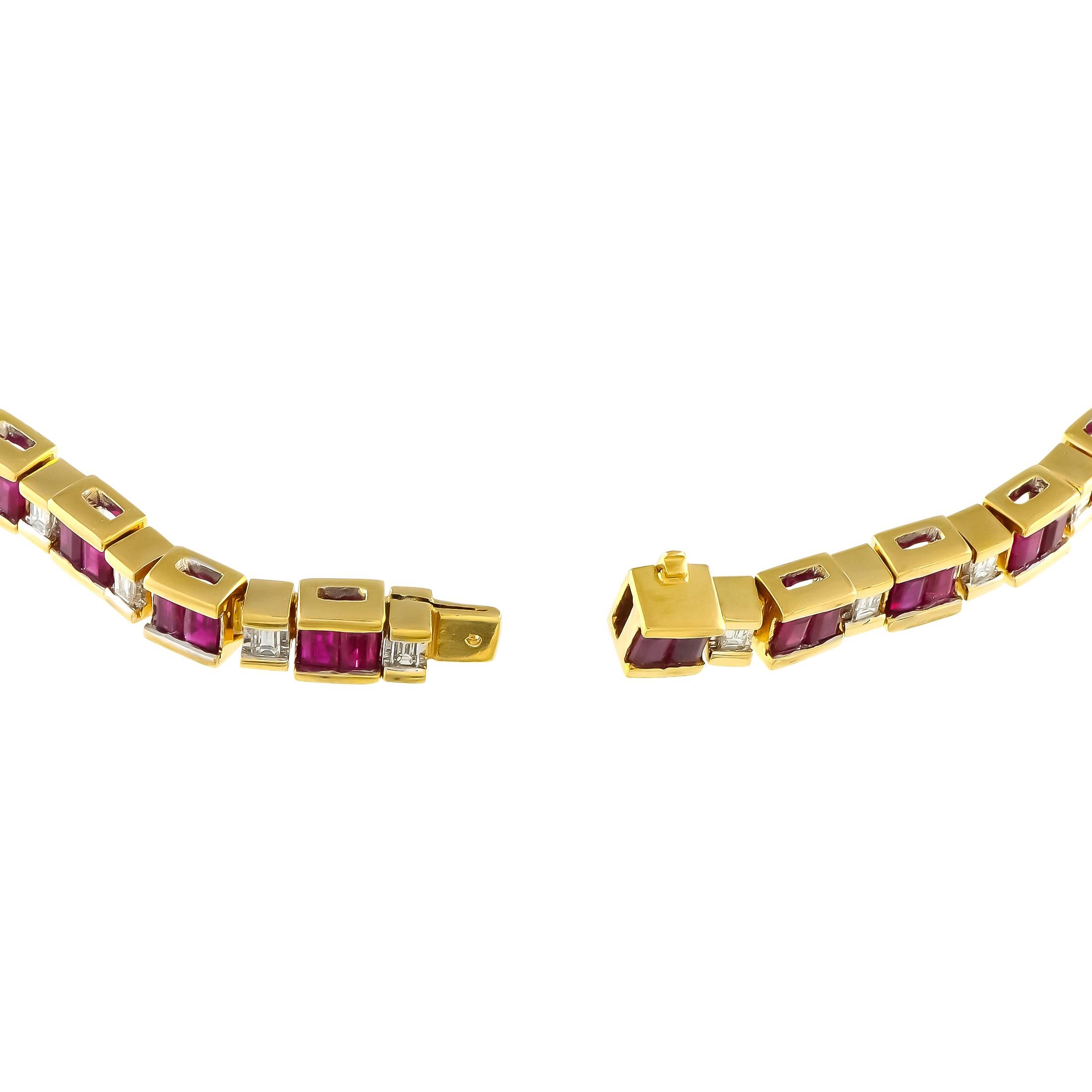 Armband aus 18 Karat Gelbgold mit 1,50 Karat Diamant und Rubin (Rundschliff) im Angebot