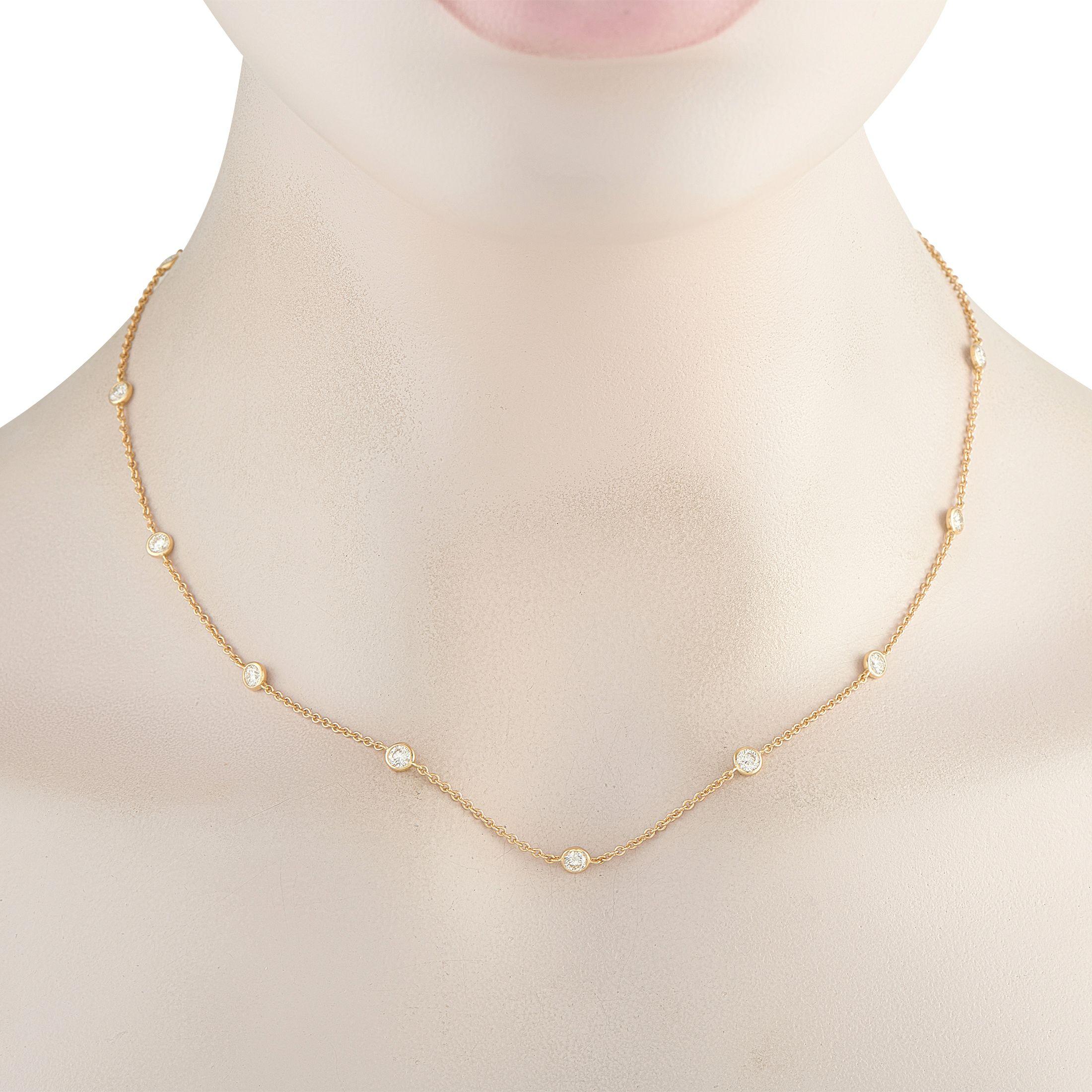Ajoutez une touche d'élégance à n'importe quel ensemble avec ce collier classique Odelia. Sophistiquée et parfaitement discrète, elle prend vie grâce à des diamants étincelants d'un poids total de 1,50 carat. Fabriqué en or jaune 18 carats, il