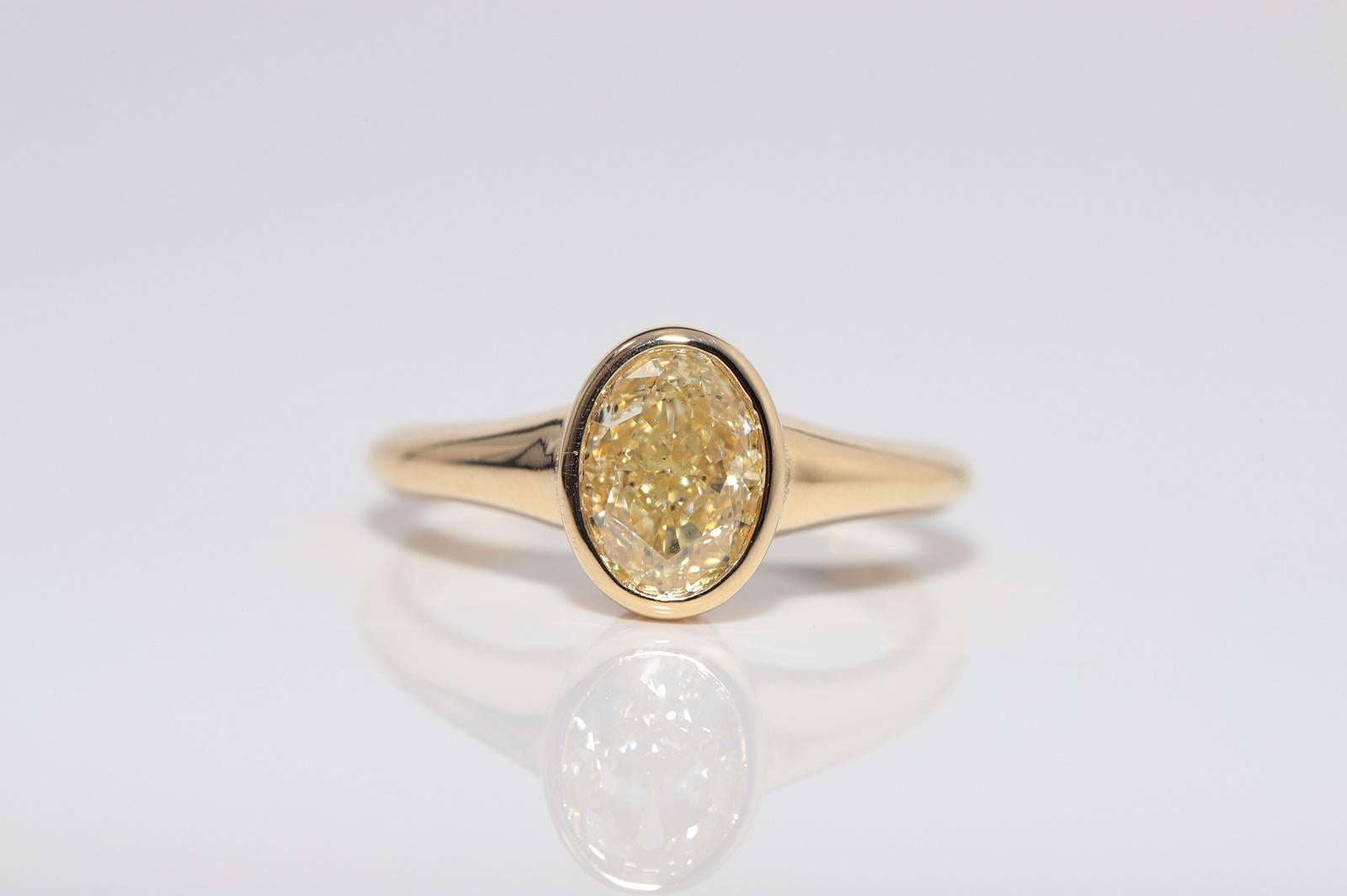Bague solitaire en or jaune 18k 1.51 ct Light Fancy Color Oval Cut certifiée GIA en vente 4