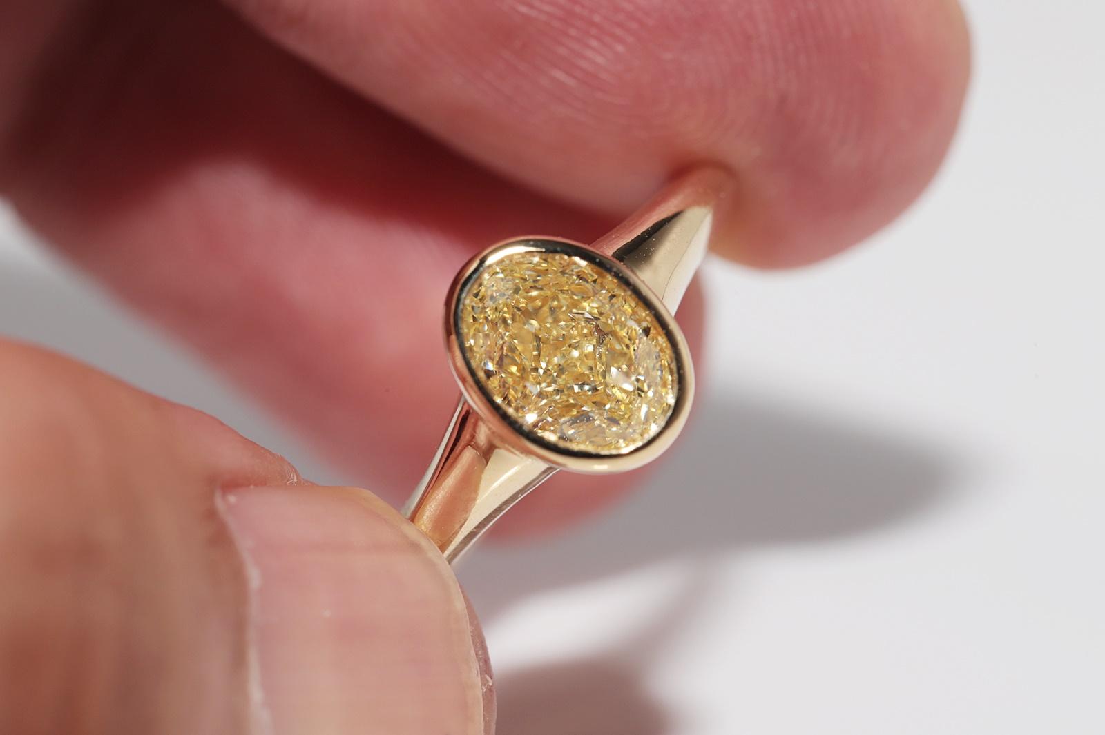 Bague solitaire en or jaune 18k 1.51 ct Light Fancy Color Oval Cut certifiée GIA en vente 9