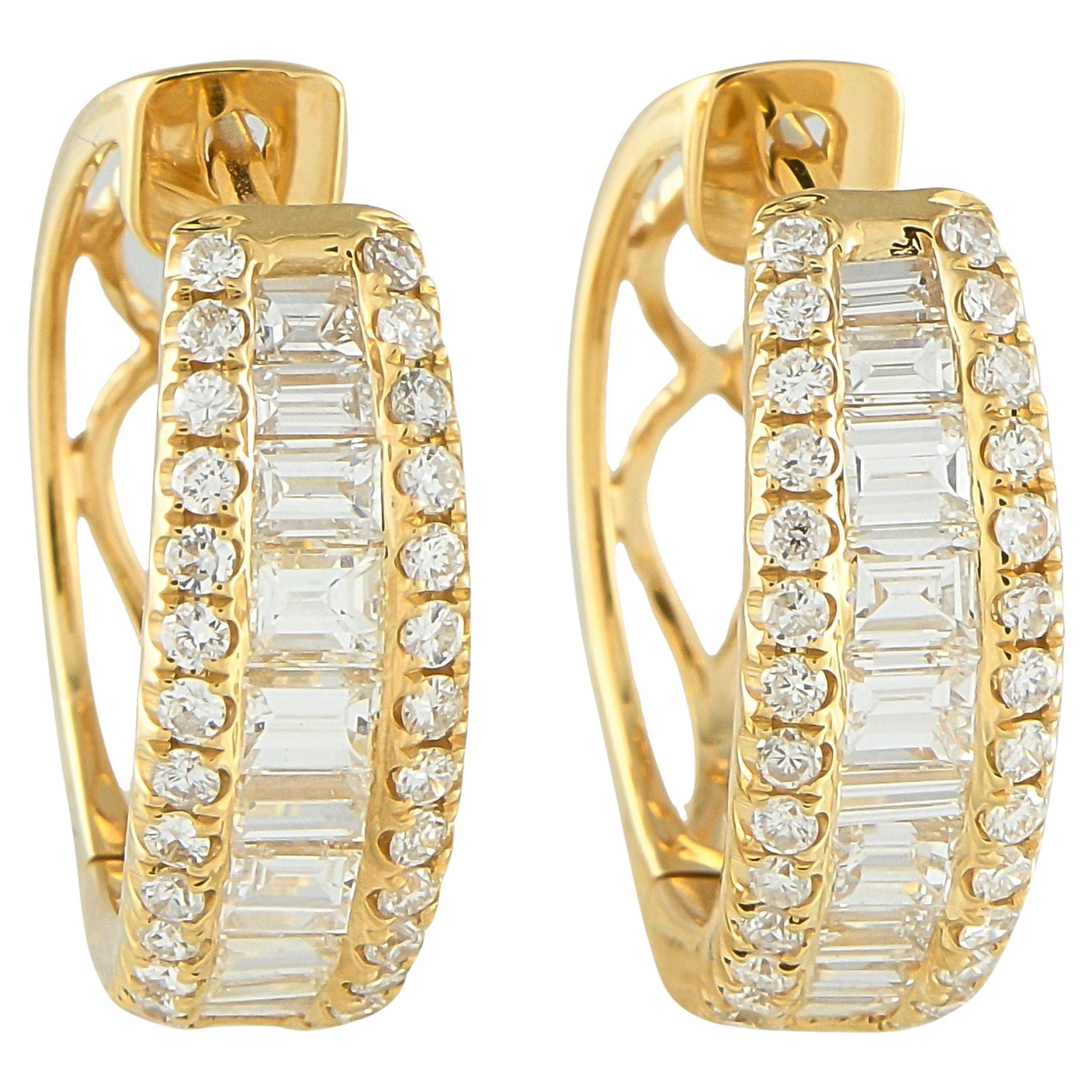 Boucles d
oreilles en or jaune 18K avec 1.56ct de diamant