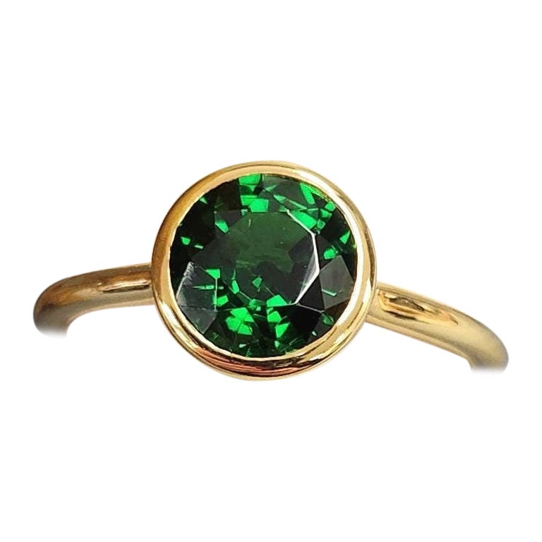 18K Yellow Gold 1.57 Carat Tsavorite Garnet Floating Bezel Set Solitaire Ring For Sale