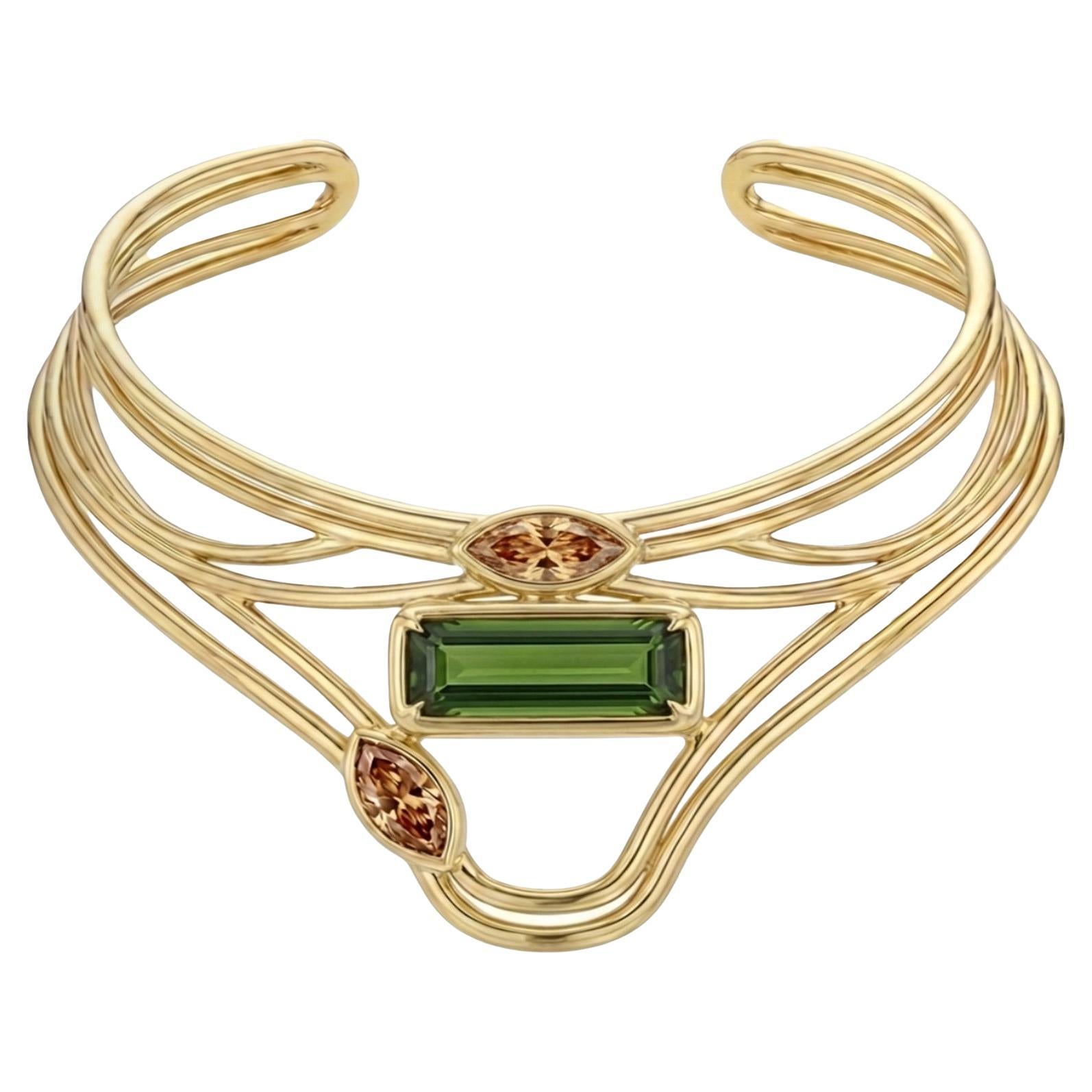 18k Yellow Gold, 15ct Green Tourmaline, 4ct Marquise Topaz Torque Necklace in vendita