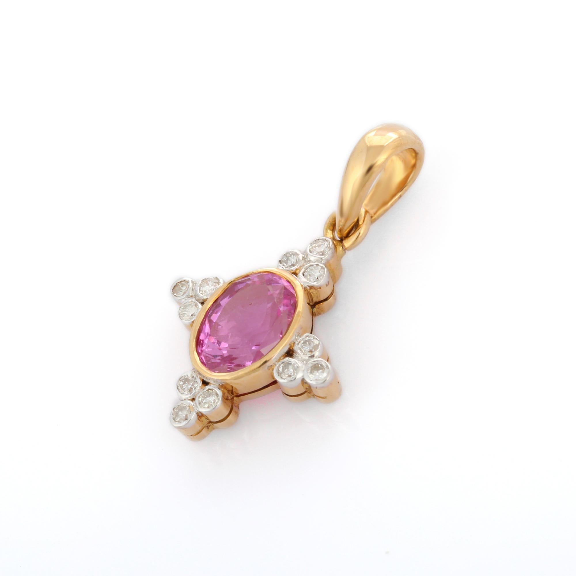 Moderne Collier pendentif croix en or jaune 18 carats avec saphir rose 1,77 carat et diamants de tous les jours en vente