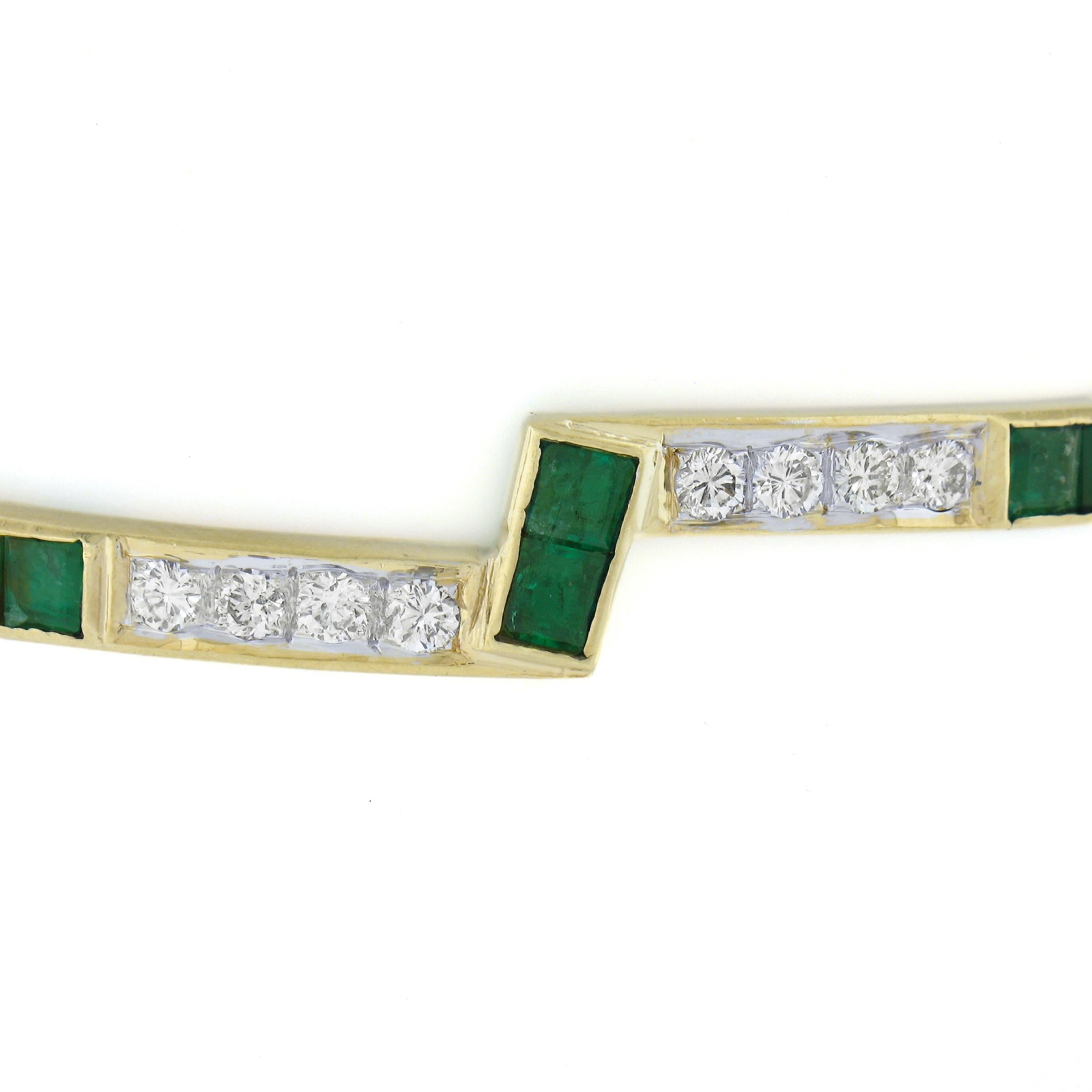 Square Cut 18K Yellow Gold 1.70ctw Round Diamond & Square Emerald Hinged Bangle Bracelet For Sale