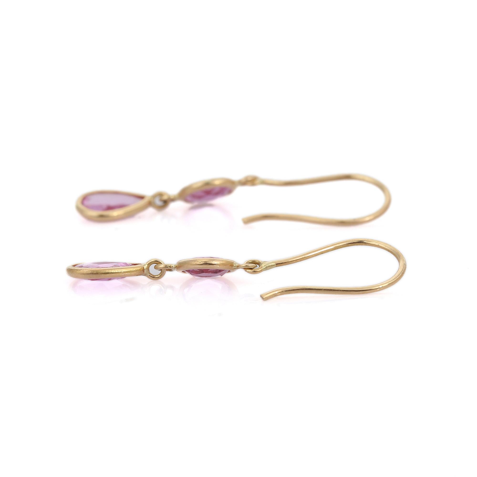 Artist 18K Yellow Gold 1.74 Carat Pear and Round Cut Pink Sapphire Drop Earrings