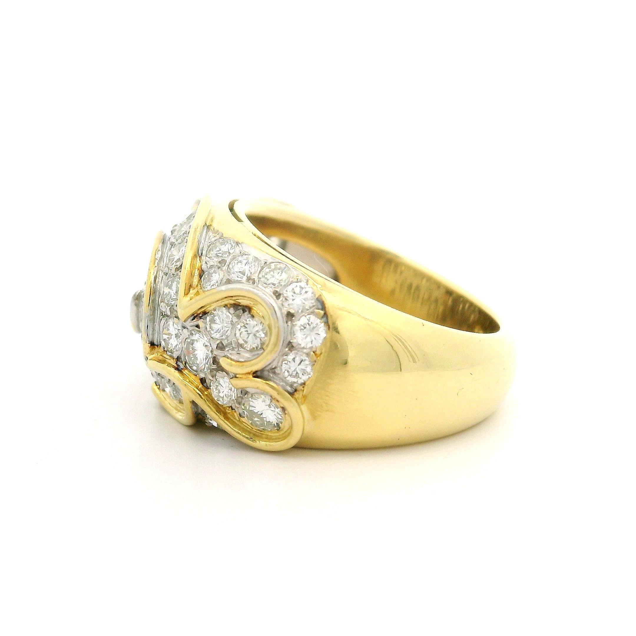Anillo de oro amarillo de 18 quilates de 1,75 quilates de diamantes brillantes con pavé, con cúpula en forma de nube y remolino ancho en venta 7