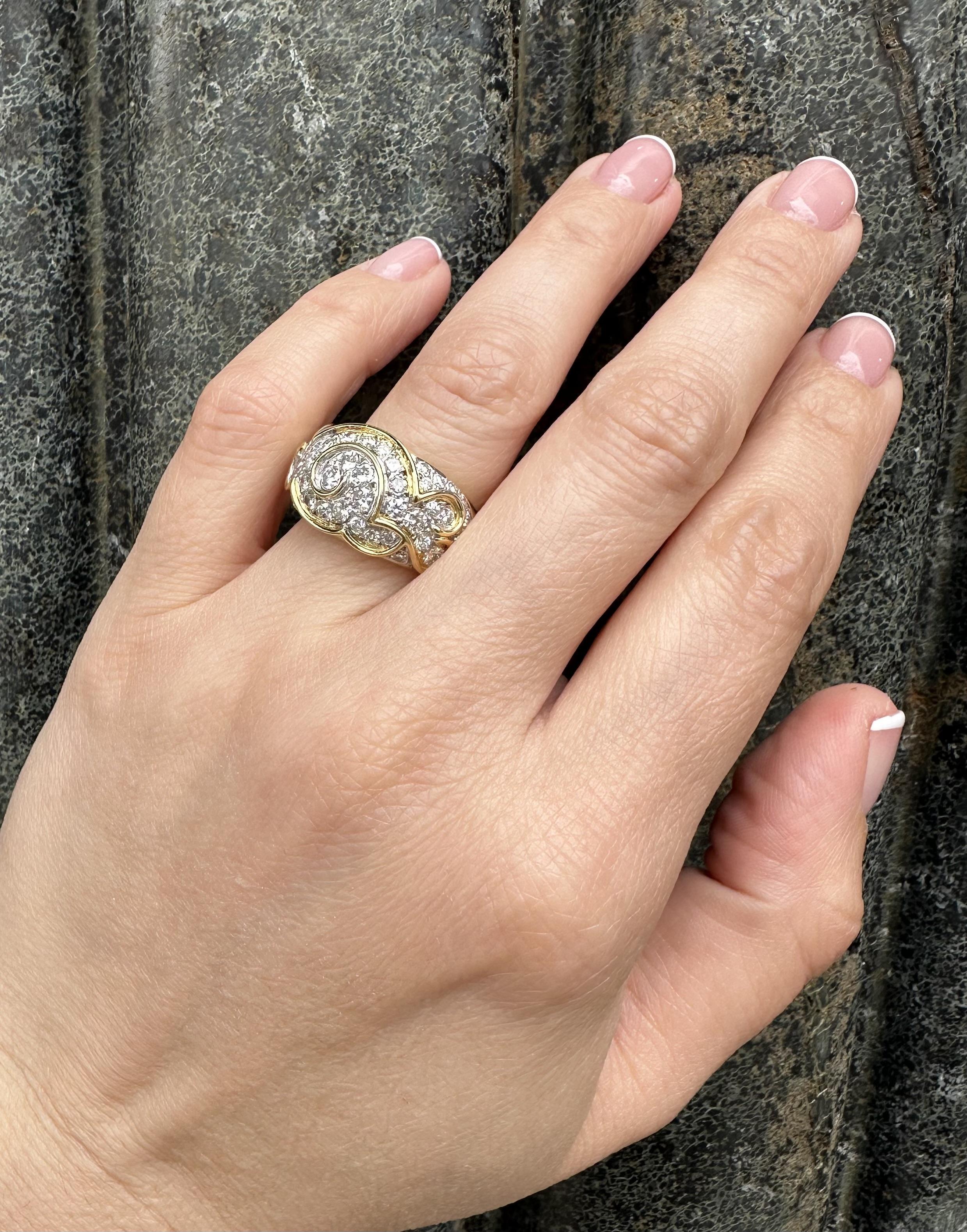 Anillo de oro amarillo de 18 quilates de 1,75 quilates de diamantes brillantes con pavé, con cúpula en forma de nube y remolino ancho Corte brillante en venta