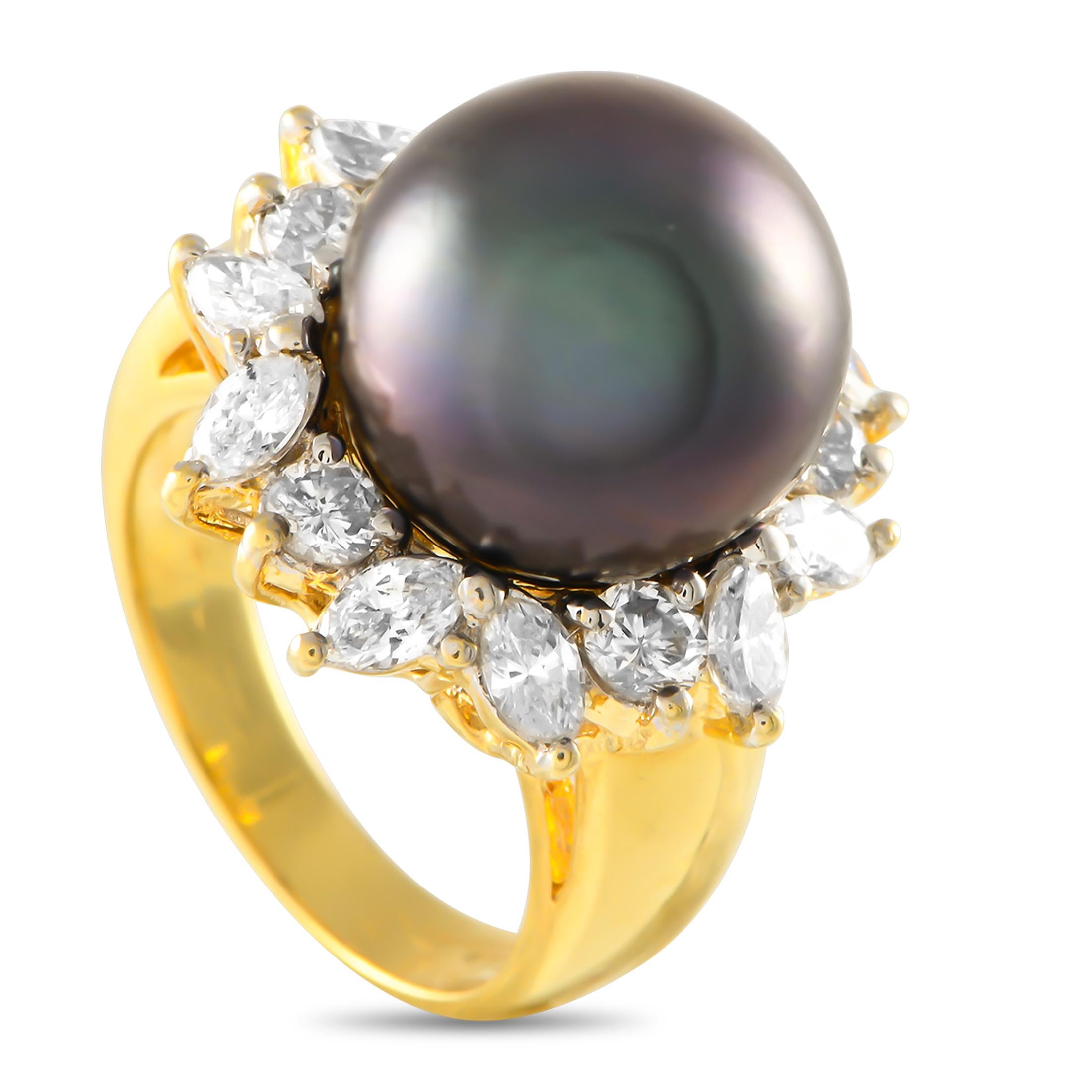 18K Yellow Gold 1.76ct Diamond and Tahitian Pearl Ring In Excellent Condition For Sale In Southampton, PA