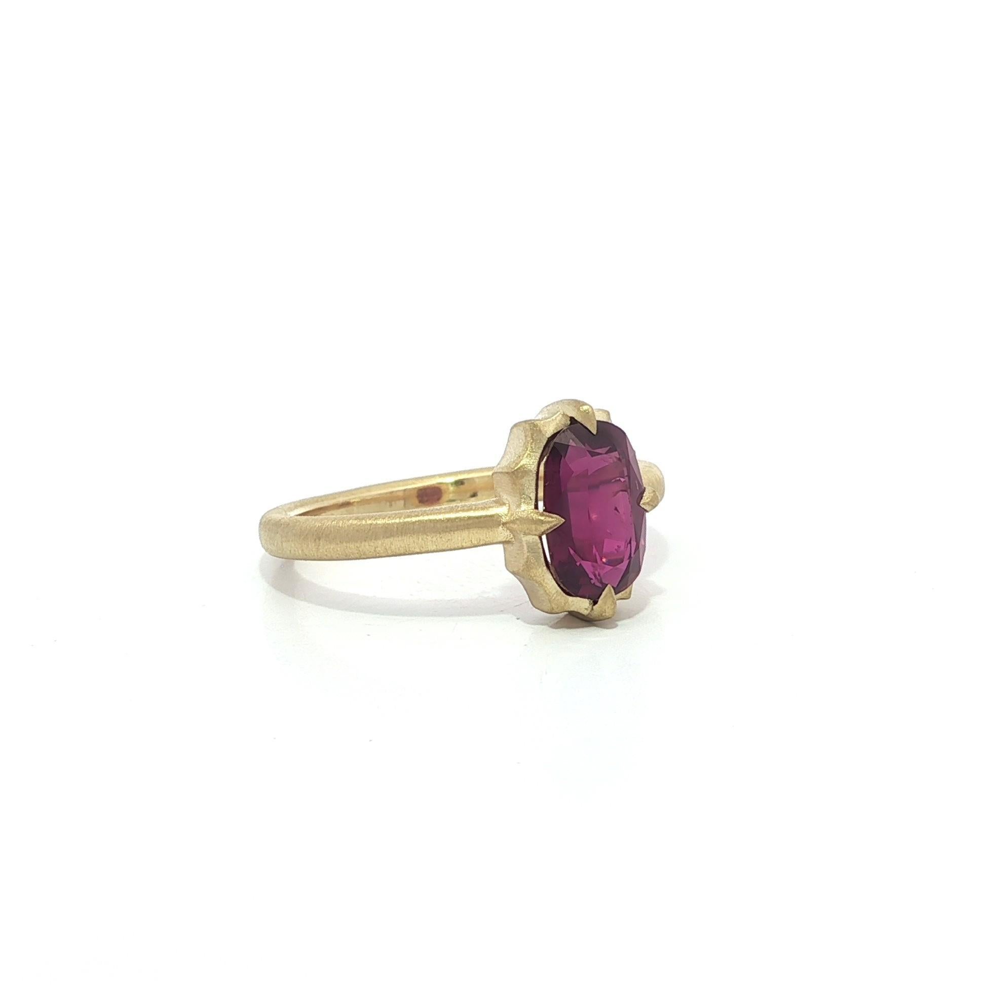 Brilliant Cut 18k Yellow Gold 1.76ct GIA No Heat Cushion Ruby Solitaire Scalloped Matte Ring For Sale
