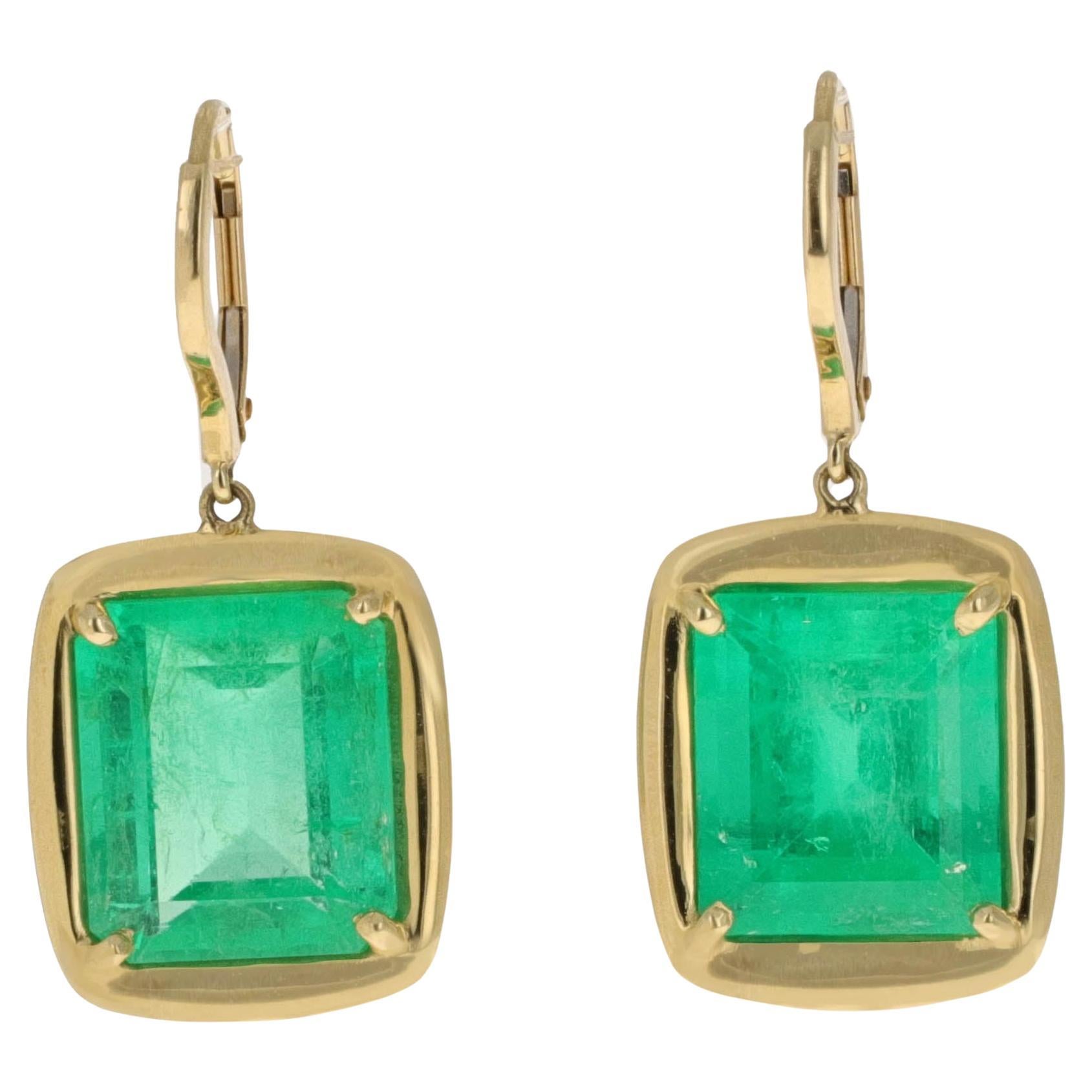 17.90 Carat Colombian Emerald Dangle Earrings in 18K Yellow Gold