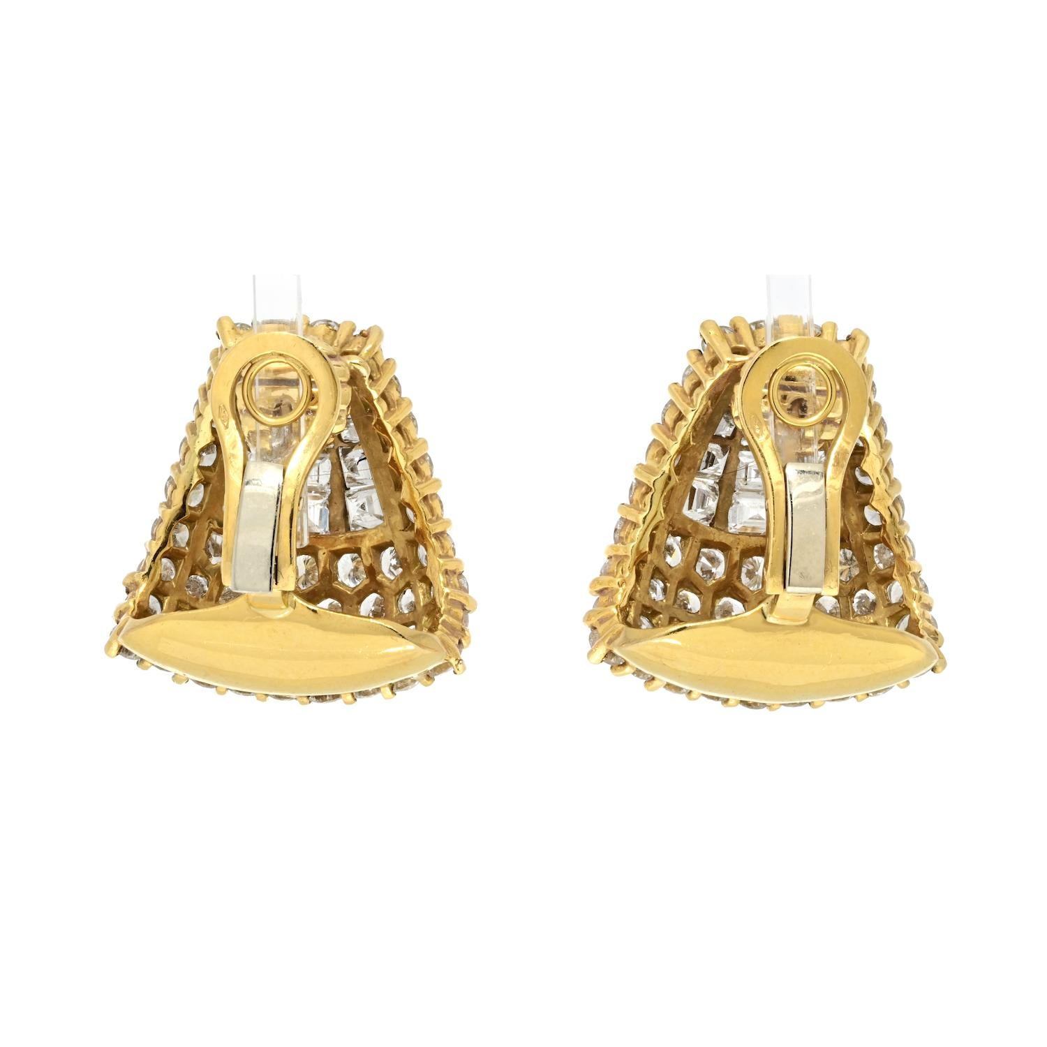 Round Cut 18K Yellow Gold 18.00cttw Round And Asscher Cut Diamond Earrings For Sale