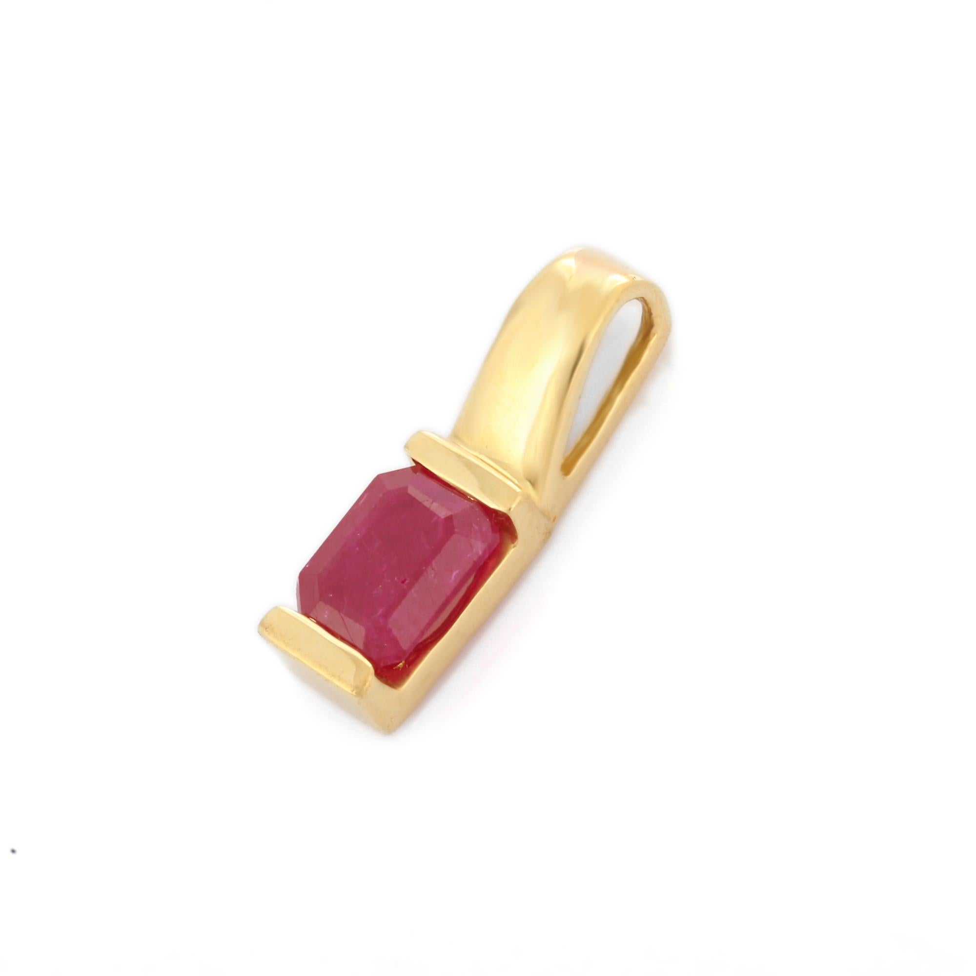 Taille coussin Pendentif en or jaune 18 carats avec rubis délicat taille coussin de 1,82 carat, tous les jours en vente