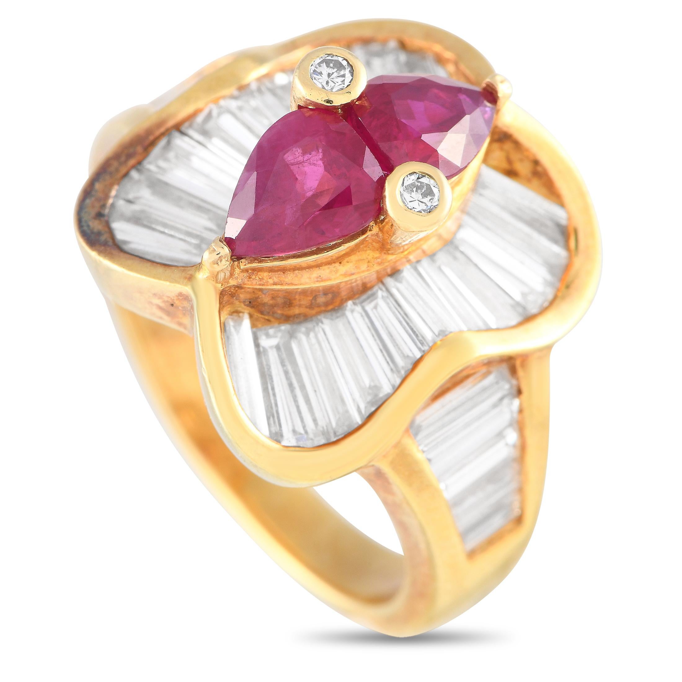 18 Karat Gelbgold 1,87 Karat Diamant Baguette- und Rubin-Ring im Zustand „Hervorragend“ in Southampton, PA