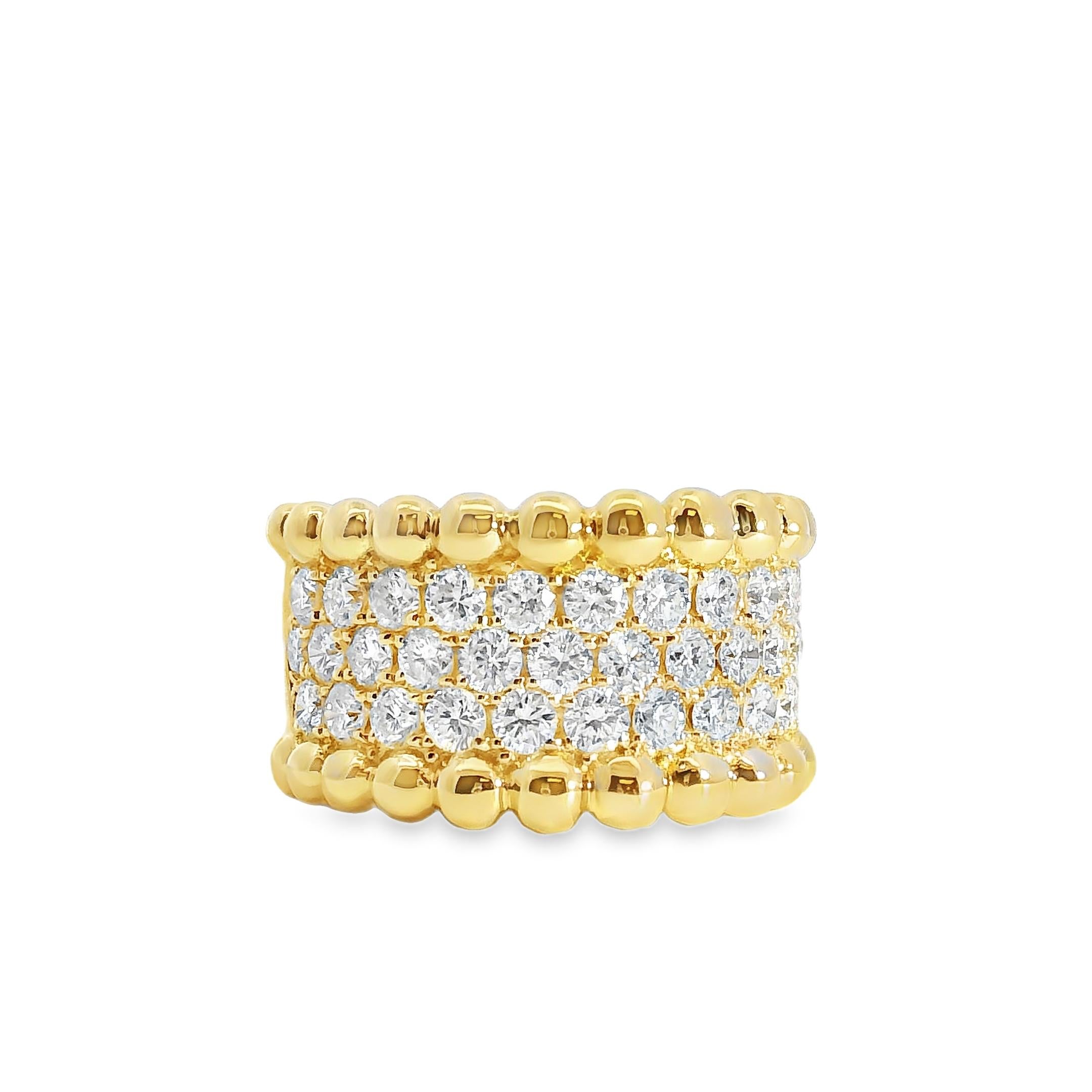 Bague en or jaune 18k �à larges pavés de diamants ronds naturels de 1,90ct en vente 10