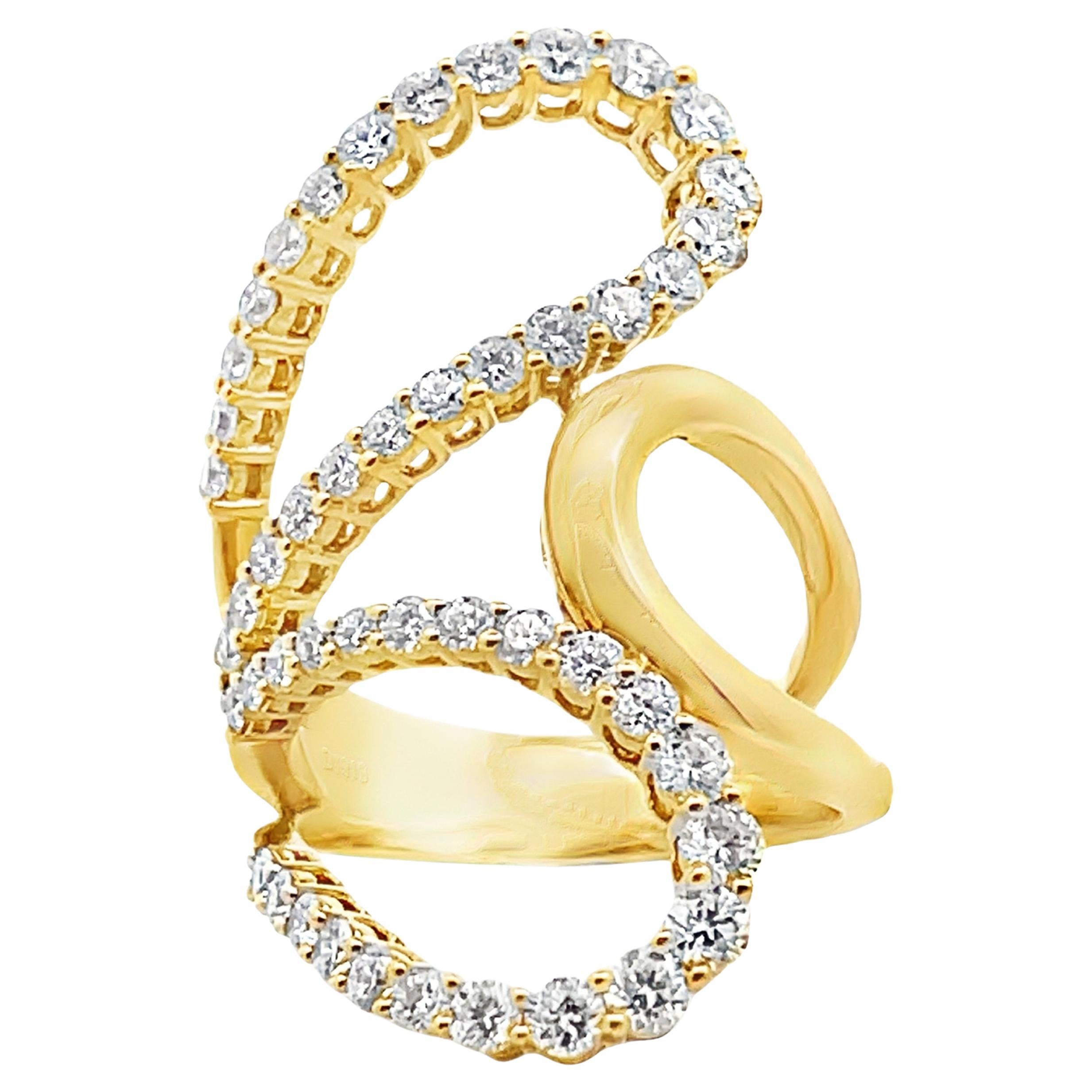 Bague asymétrique en or jaune 18 carats avec demi-papillon sculptural et diamant de 1,92 carat en vente