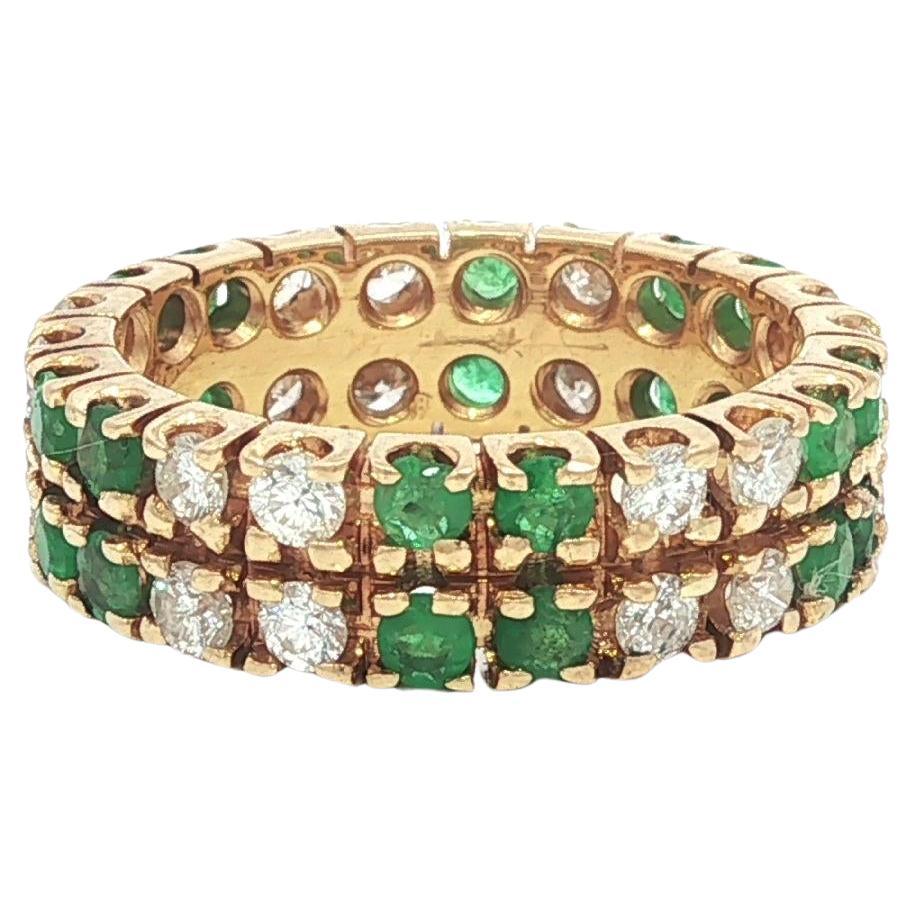 Bague d'éternité en or jaune 18k 1.95ctw Emerald Diamond 2 Row 5.9mm Wide Eternity Band Ring en vente