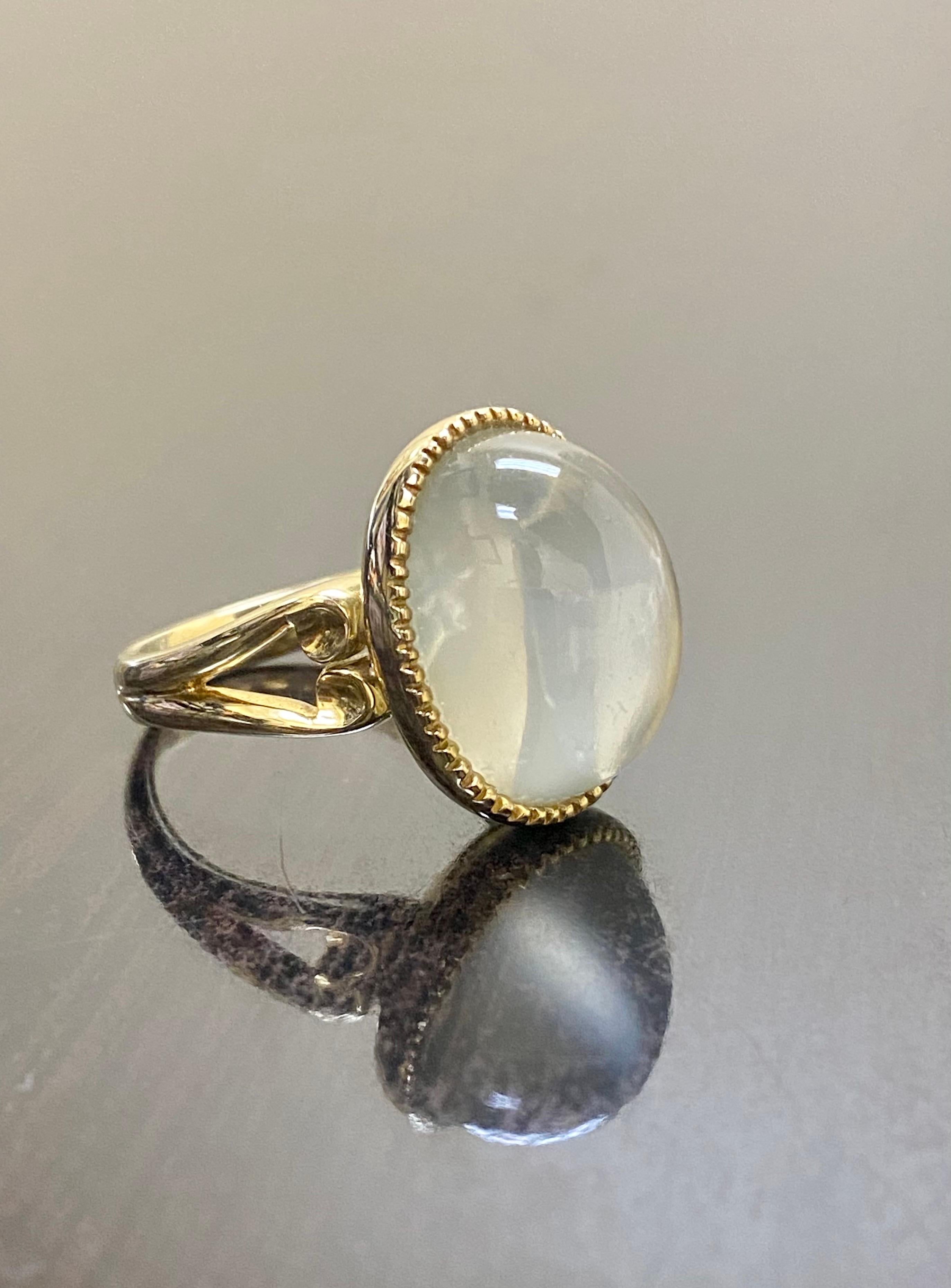 18K Yellow Gold 19.67 Carat Cabochon Oval Moonstone Engagement Ring For Sale 3