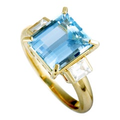 18 Karat Yellow Gold 2-Diamond Rectangle Topaz Ring